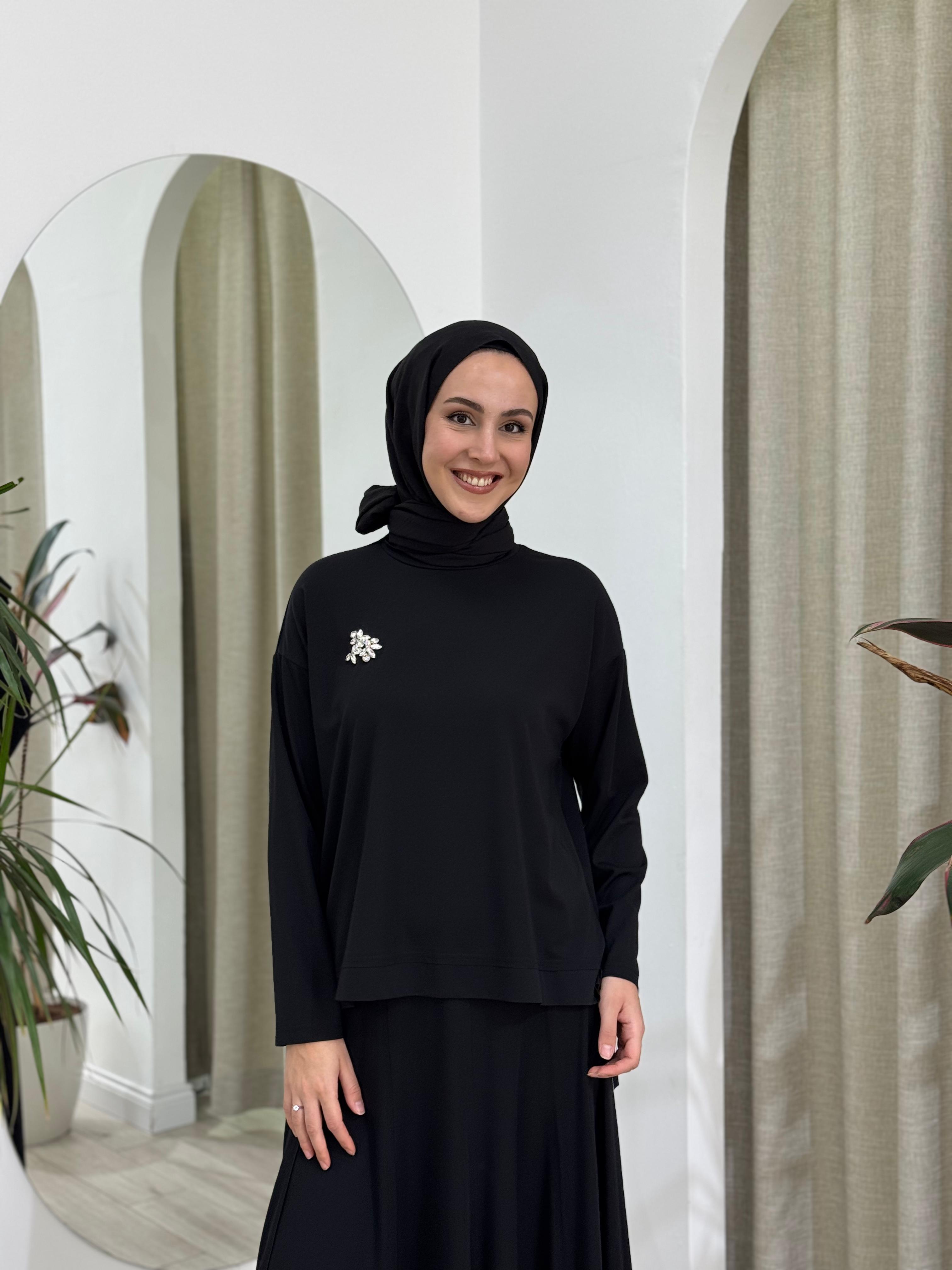 Nurcan Çetin Siyah Takım 25425