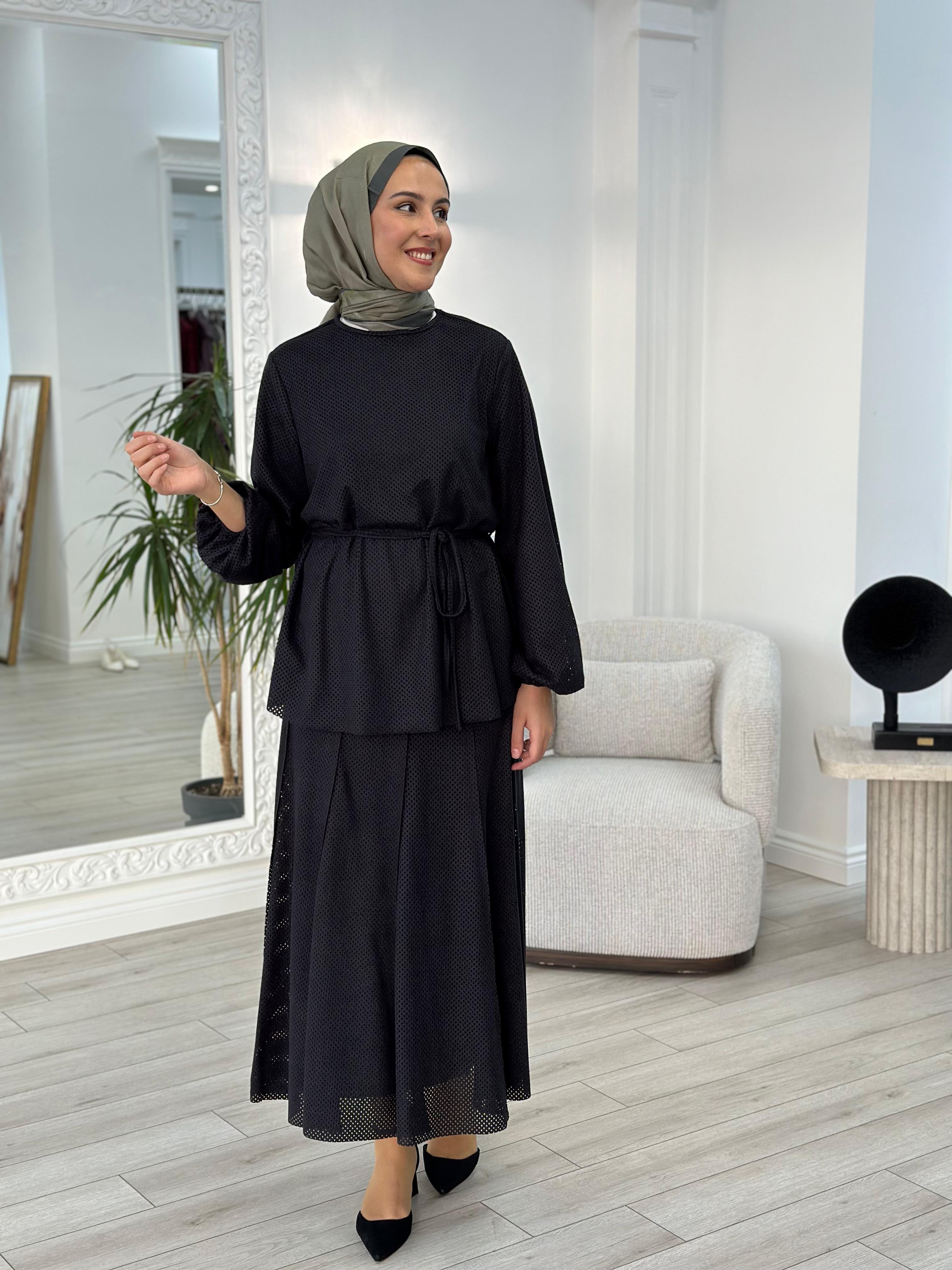 Nurcan Çetin Süet Delikli Takım Siyah 16418