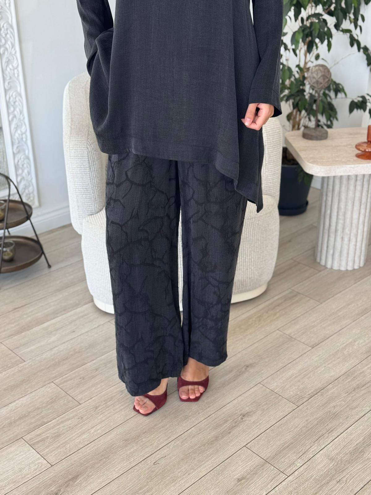 Nurcan Çetin Taş Detaylı Leopar Desenli Pantolonlu Takım 25531