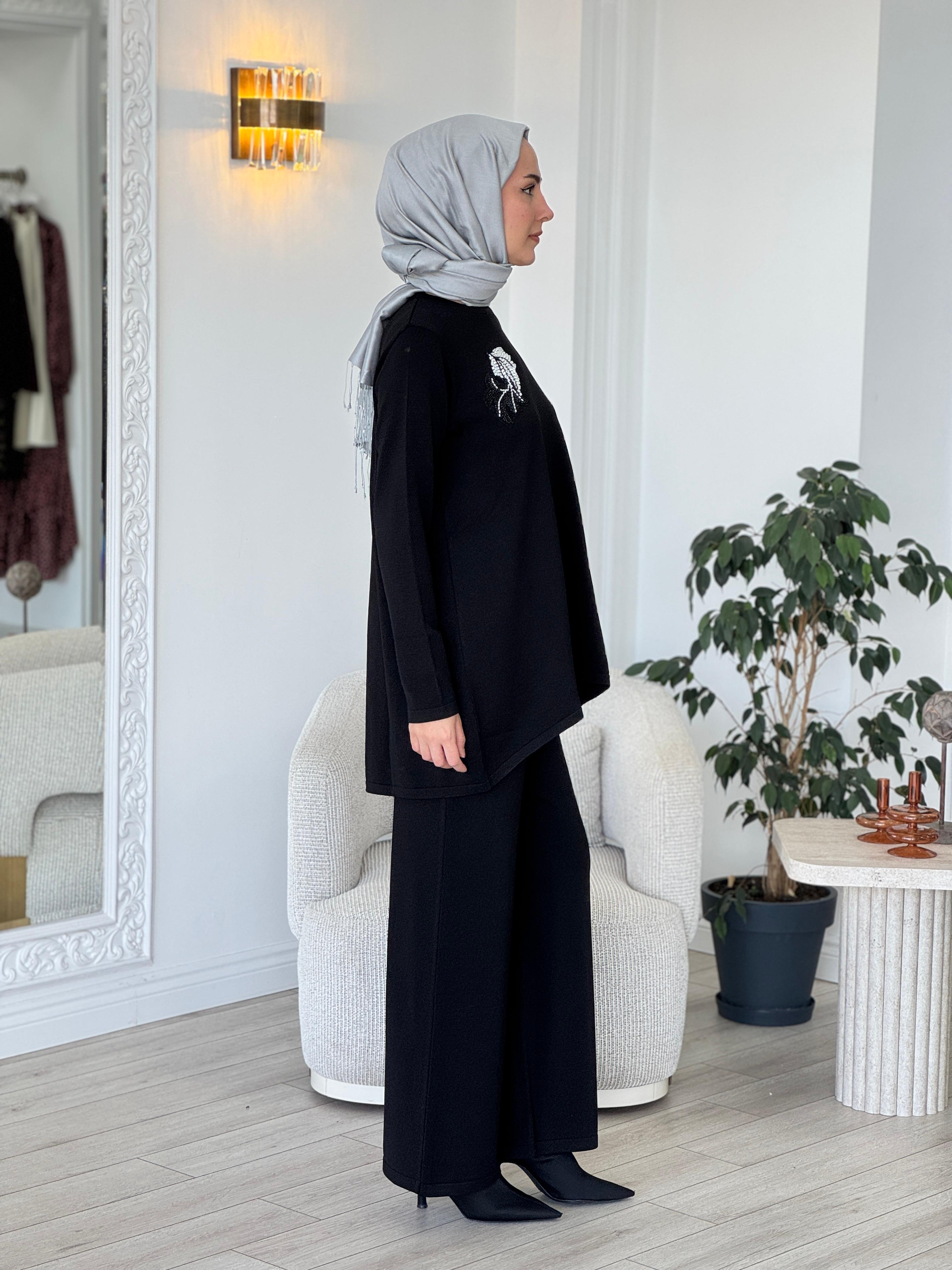 Nurcan Çetin Taş Detaylı Triko Takım NR157