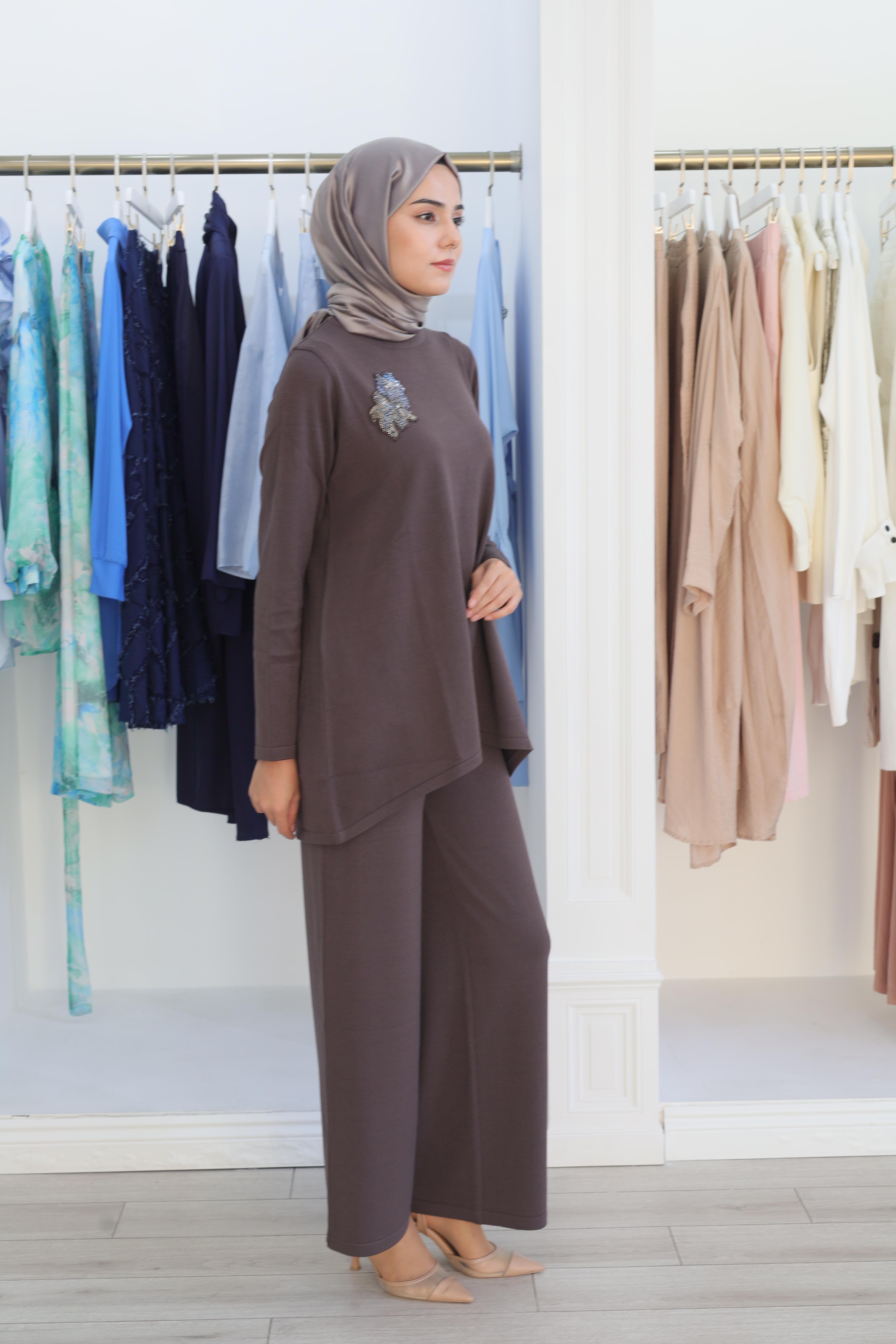 Nurcan Çetin Taş Detaylı Triko Takım NR157