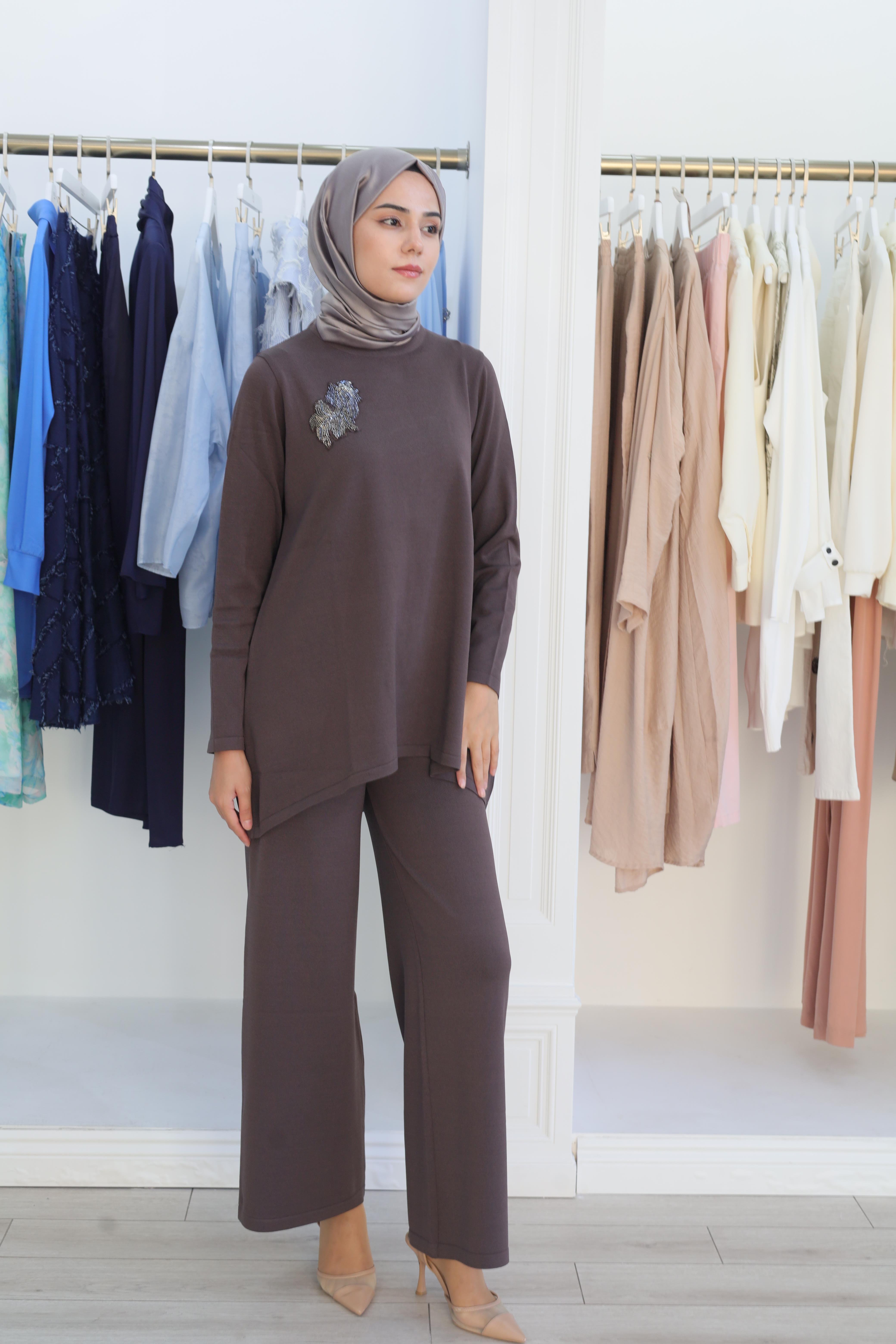 Nurcan Çetin Taş Detaylı Triko Takım NR157