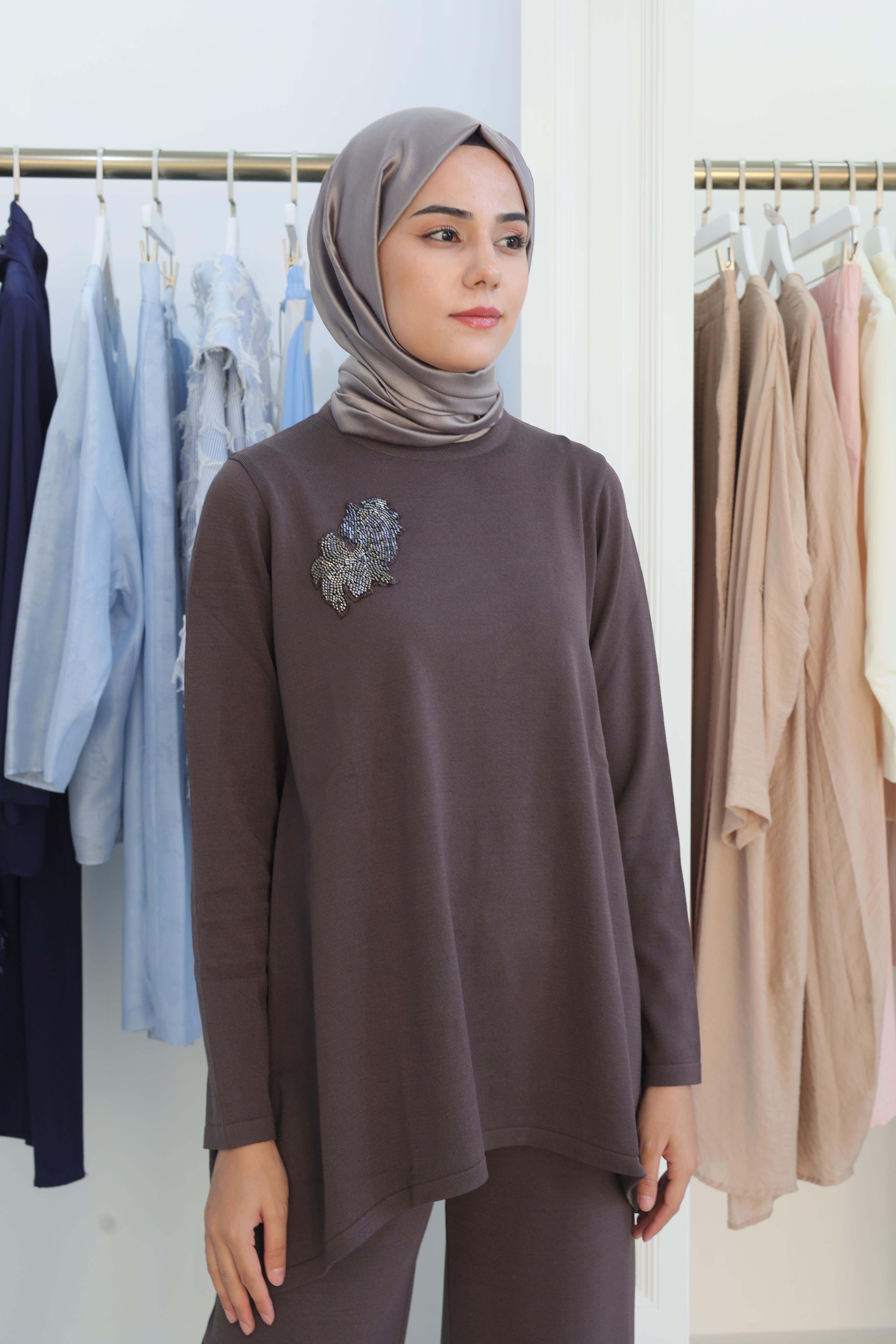 Nurcan Çetin Taş Detaylı Triko Takım NR157