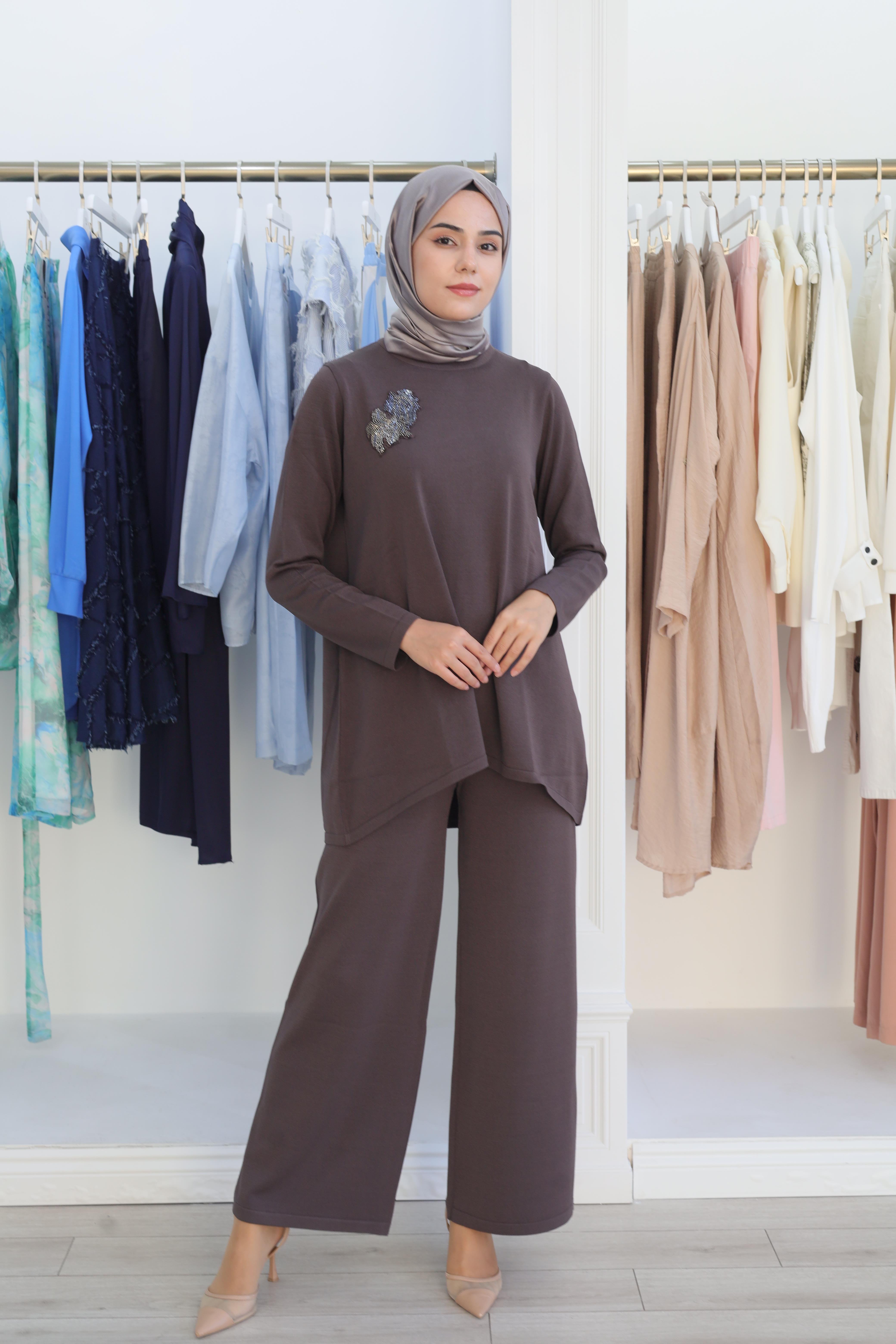 Nurcan Çetin Taş Detaylı Triko Takım NR157