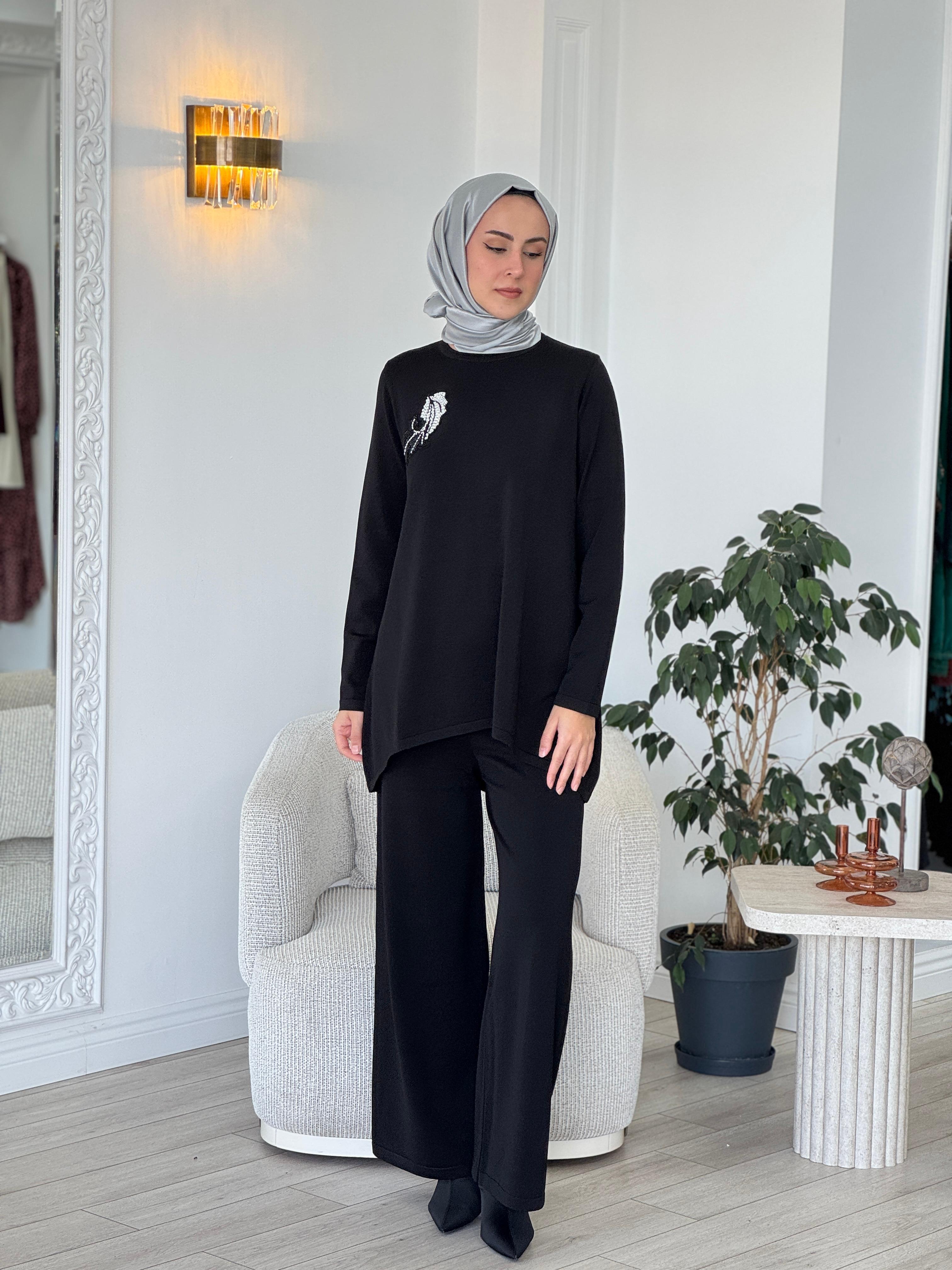 Nurcan Çetin Taş Detaylı Triko Takım NR157