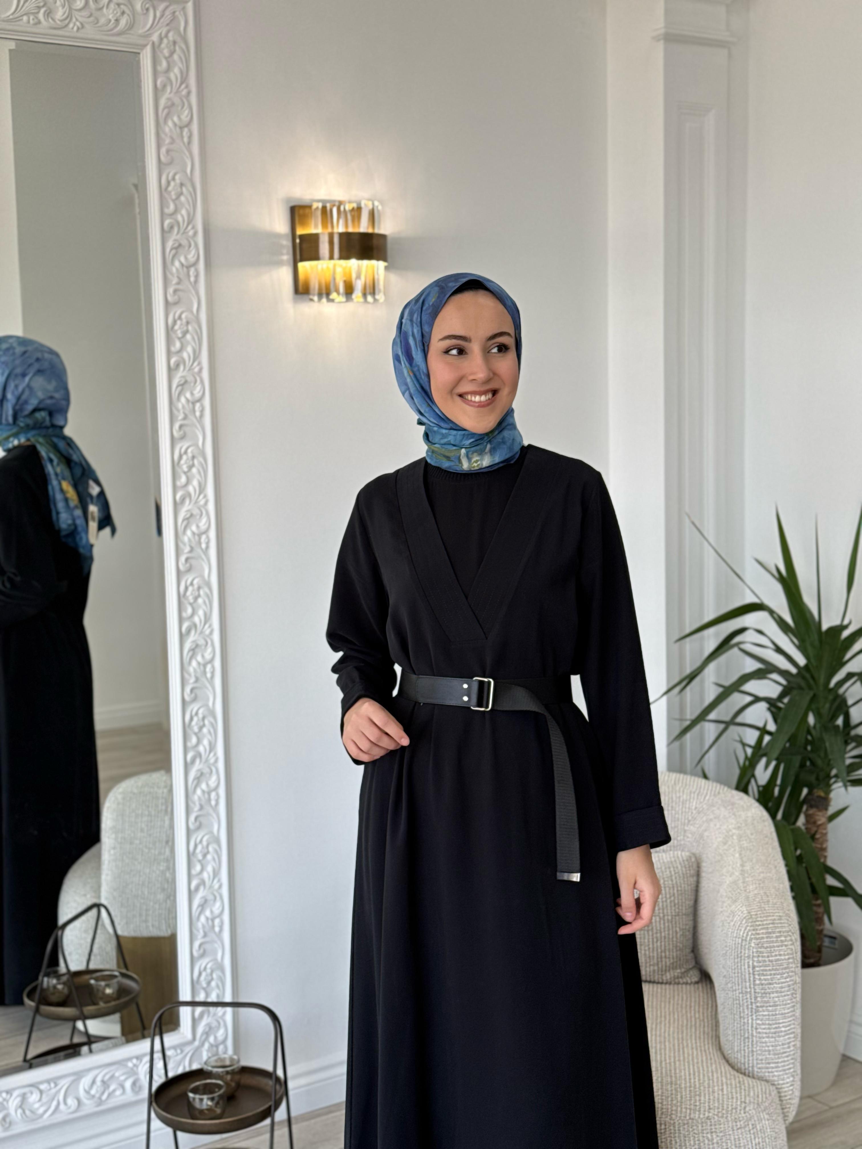 Nurcan Çetin V Yaka Kemerli Elbise Siyah 25112