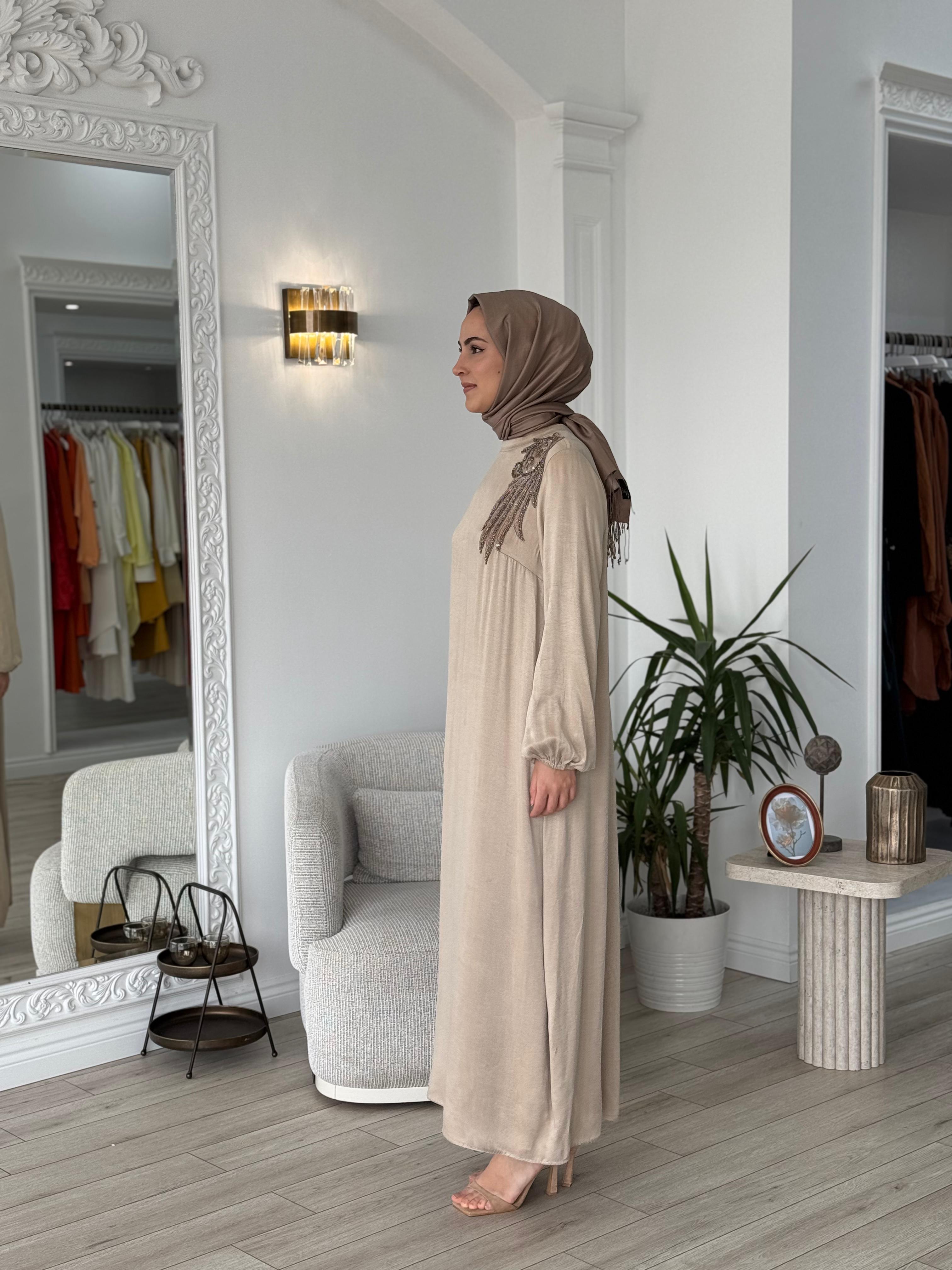 Nurcan Çetin Yaka Detaylı Elbise 25136