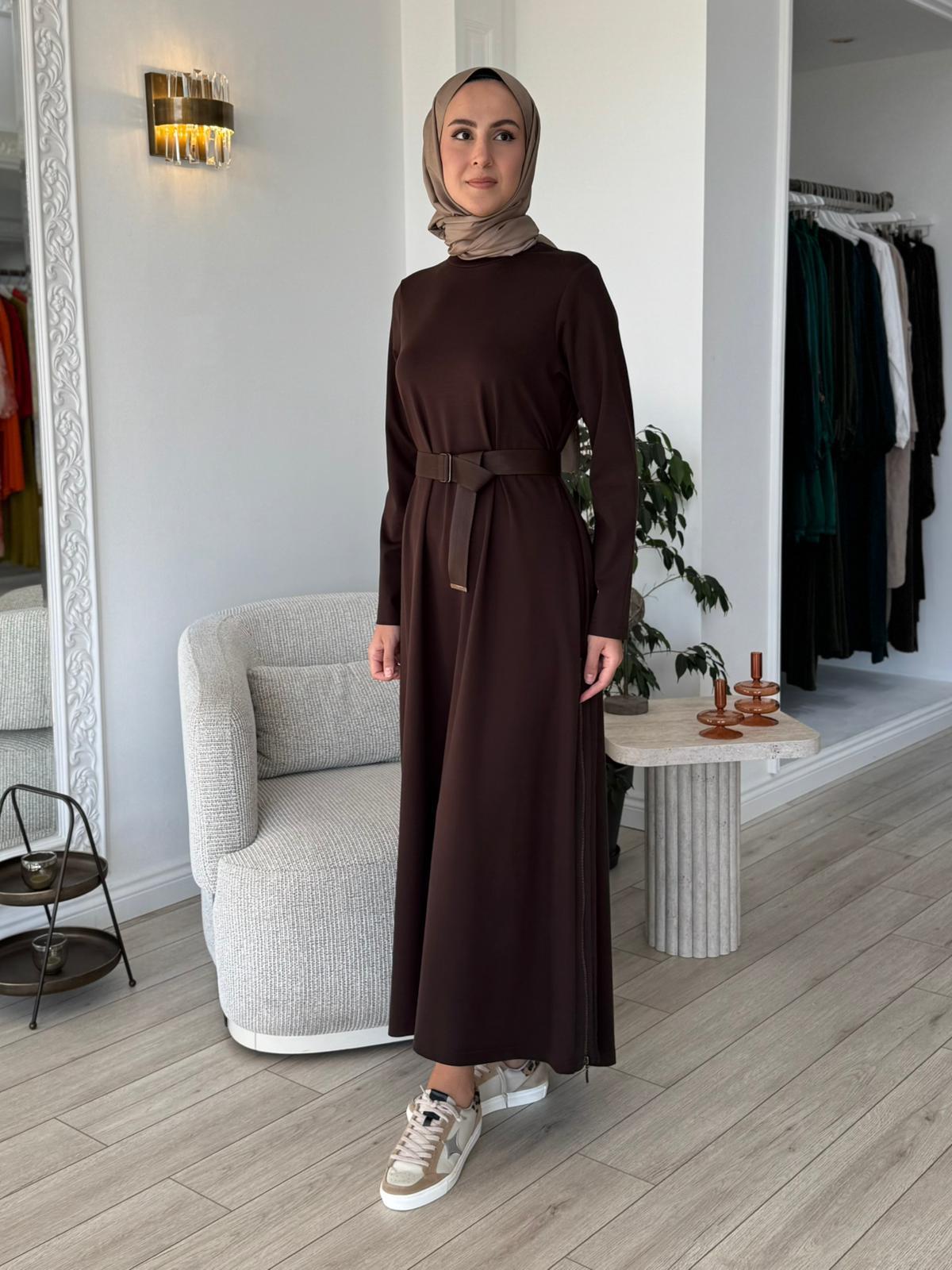 Nurcan Çetin Yandan Fermuarlı Kemerli Elbise 25177