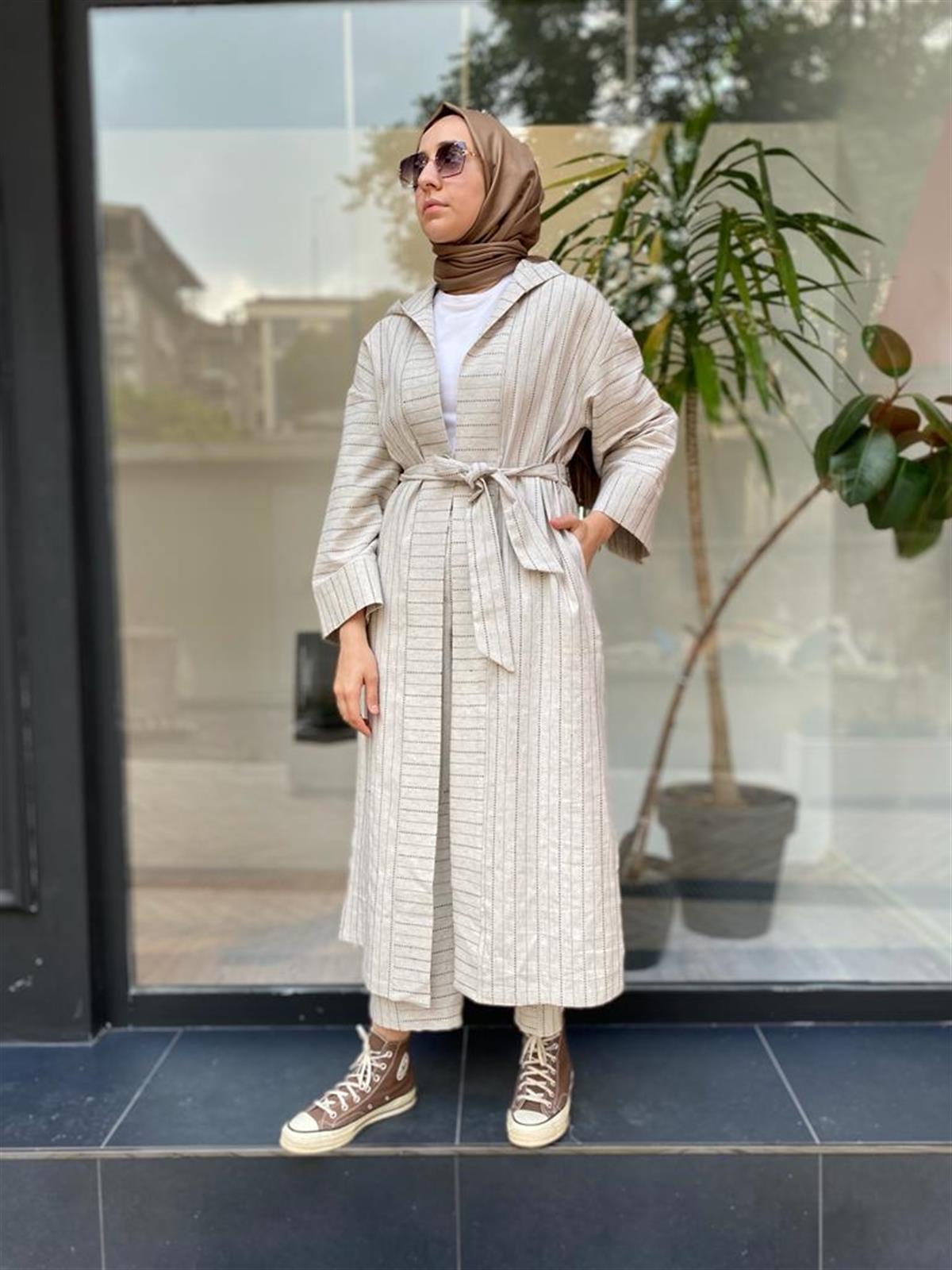 Qooq Bej Çizgili Keten Abaya 23SS605