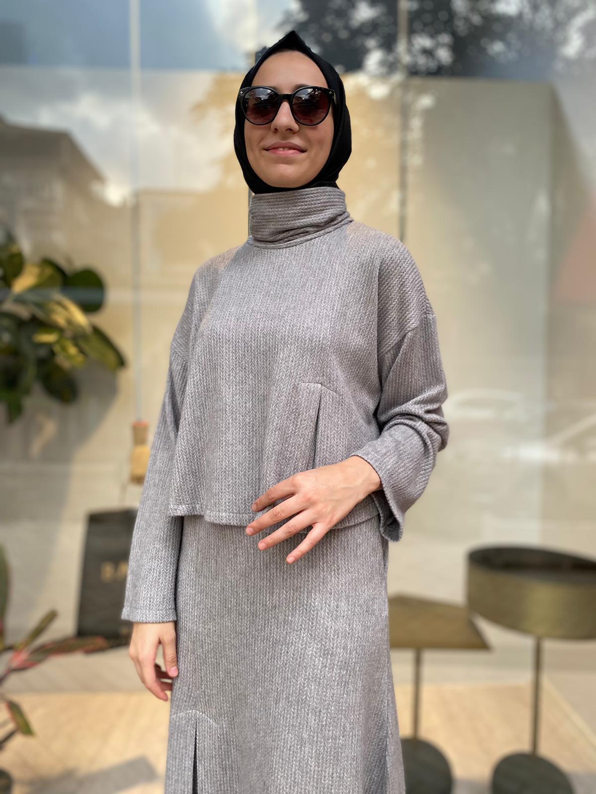 QOOQ Crop Triko Bluz Ve Etek Takım Gri 24fw209
