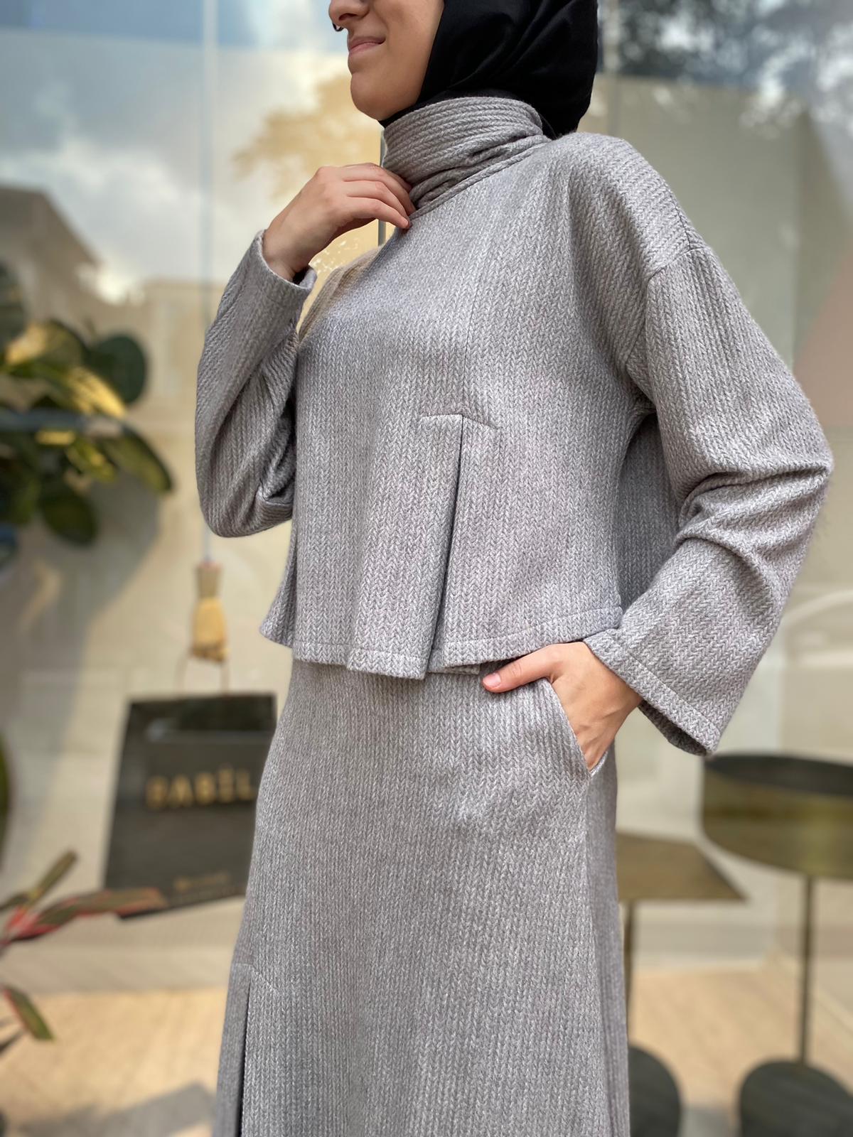 QOOQ Crop Triko Bluz Ve Etek Takım Gri 24fw209