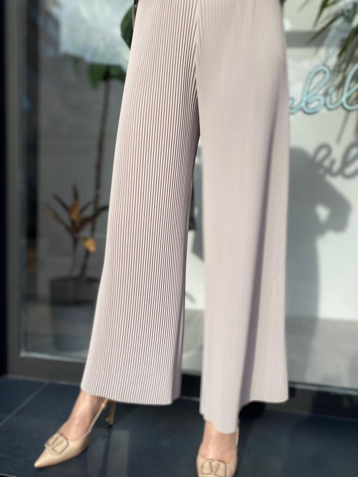 Qooq Dik Plise Bej Pantolon 23SS324