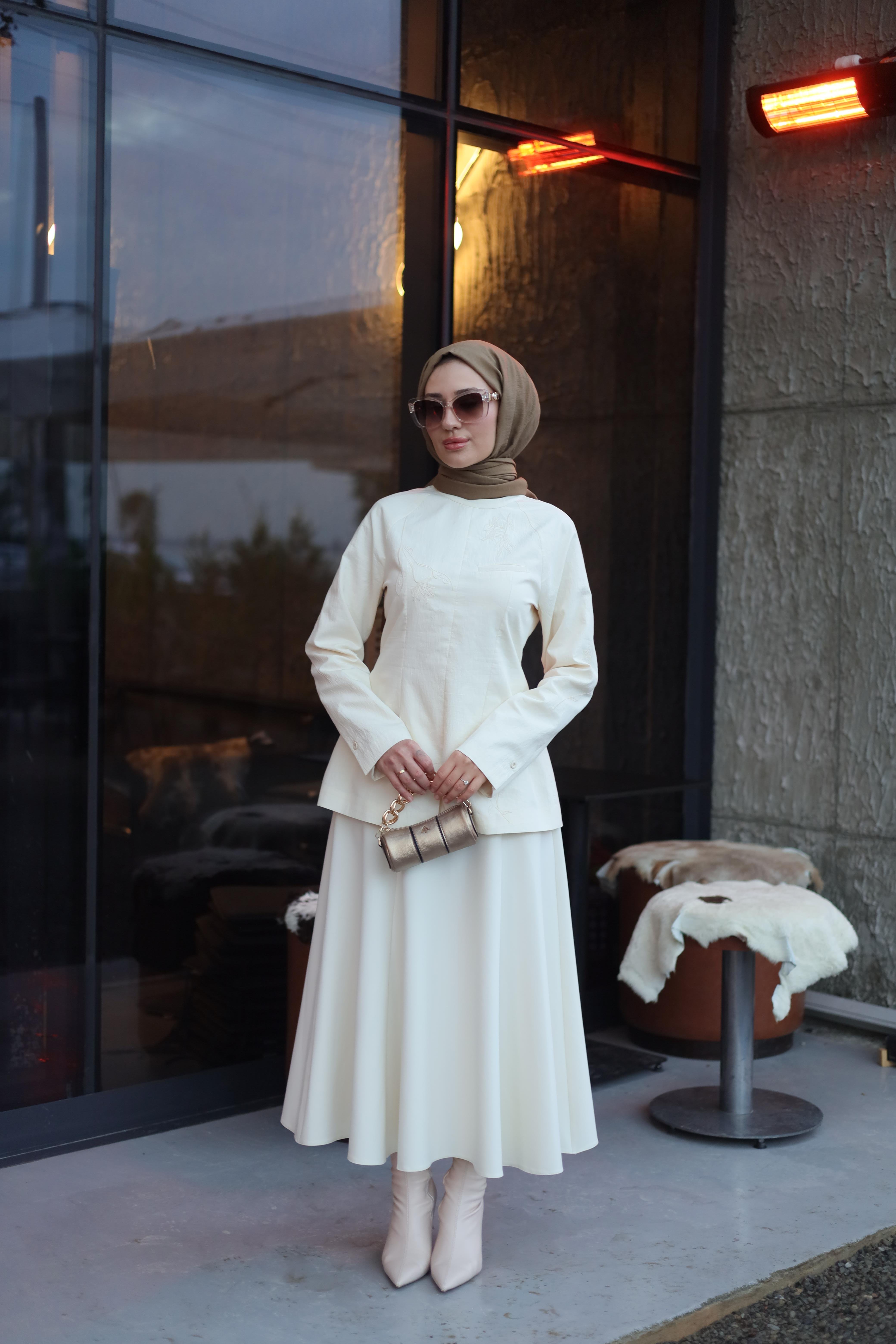 QOOQ Ekru Bluz 26fw210