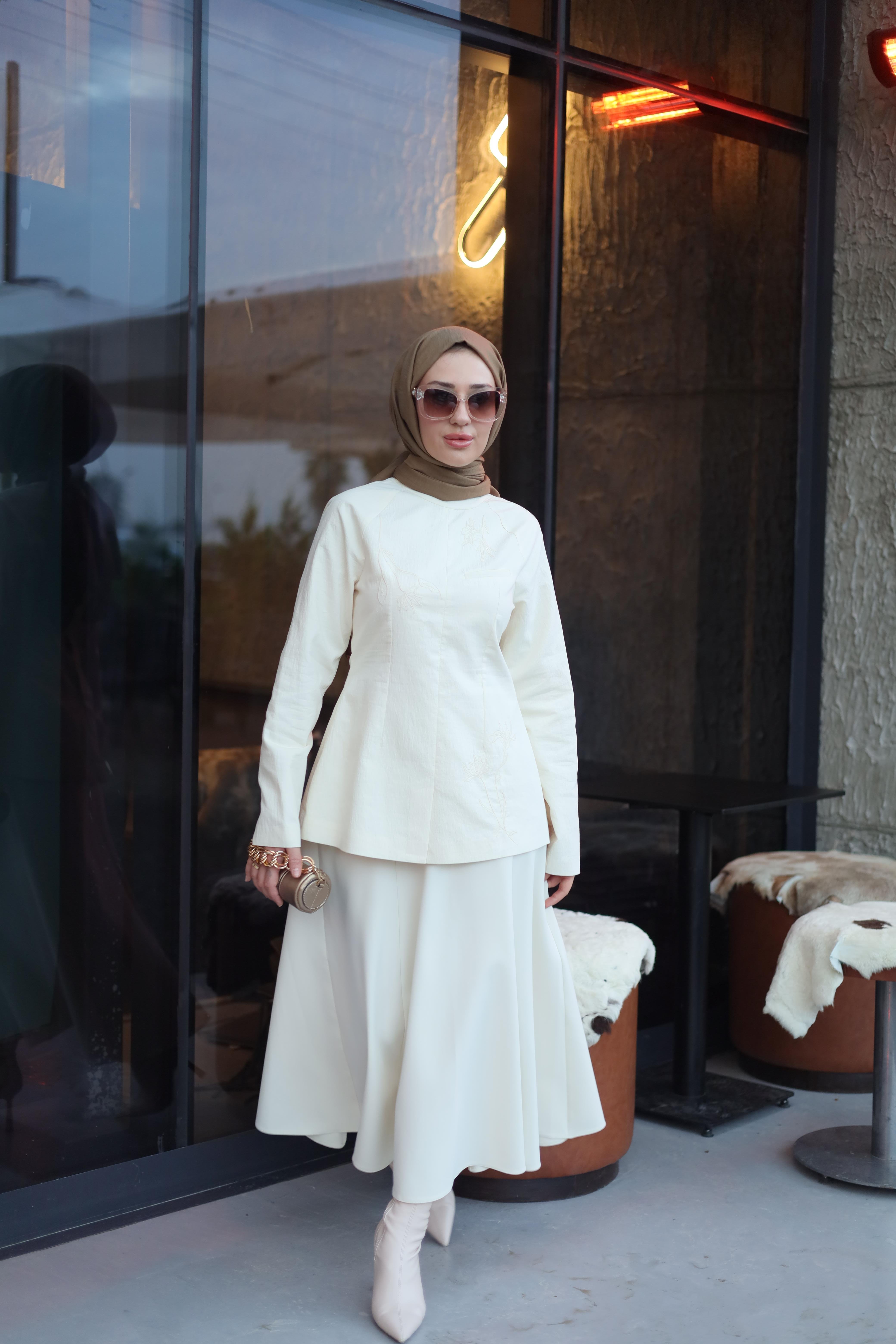 QOOQ Ekru Bluz 26fw210