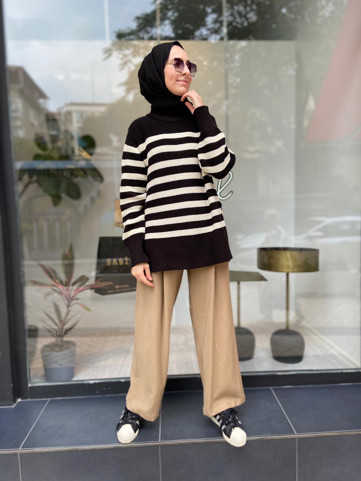 QOOQ Line Triko Kazak 24fw200