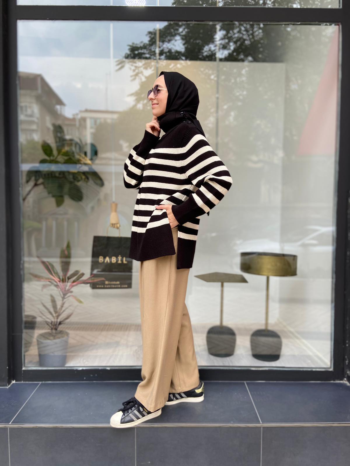 QOOQ Line Triko Kazak 24fw200