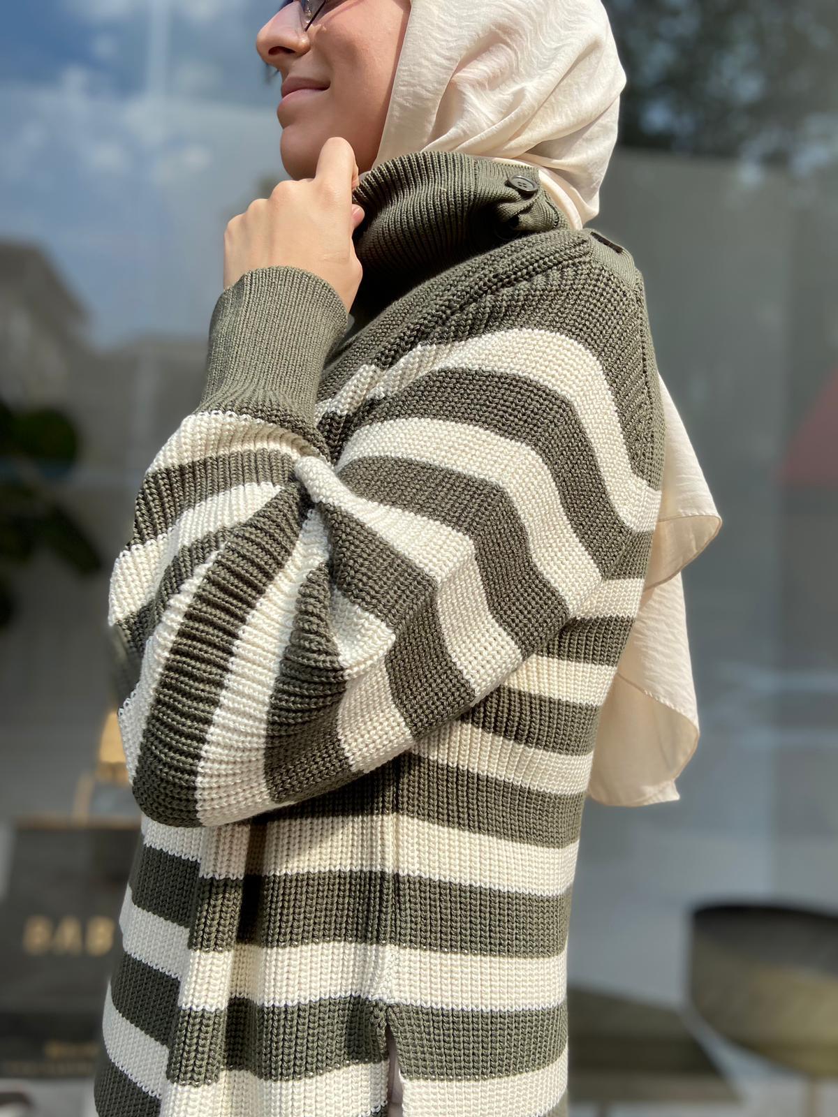 QOOQ Line Triko Kazak Haki 24fw200