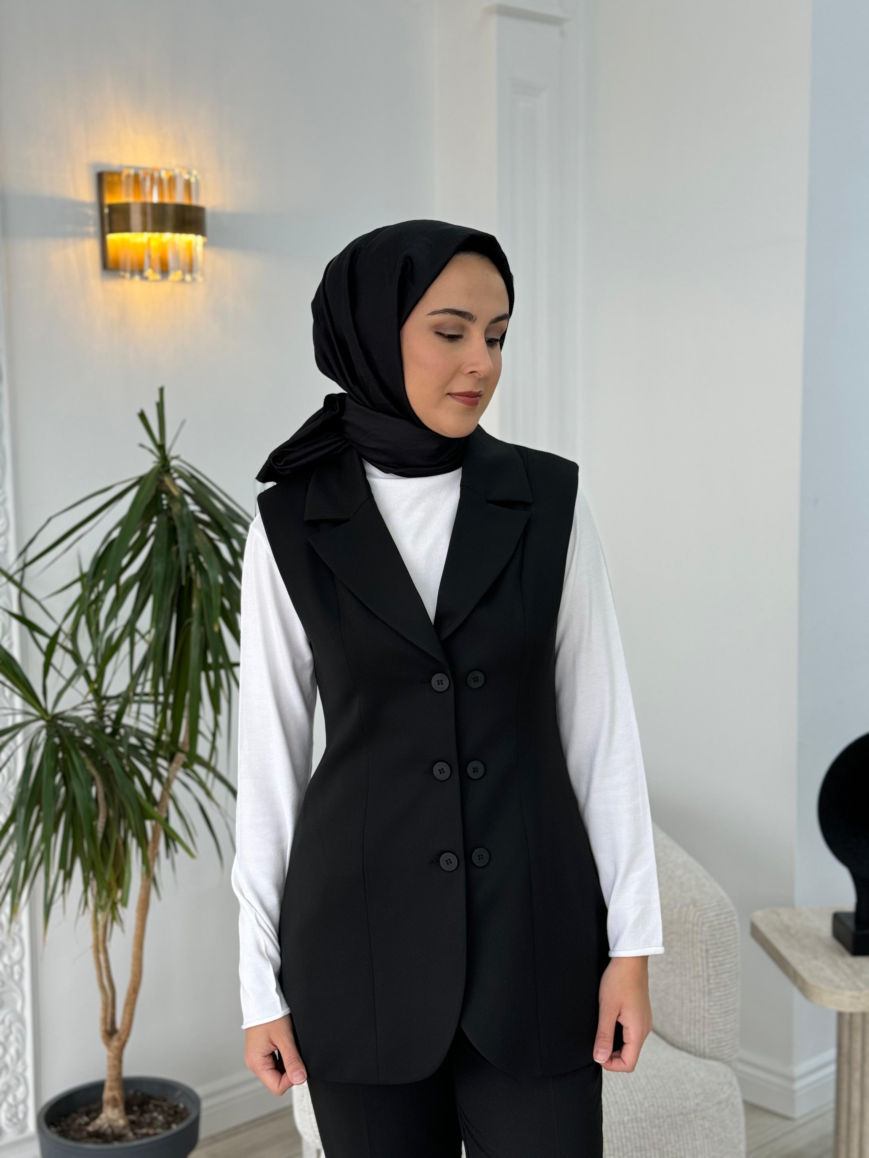 QOOQ  Pane Yelekli Takım 25fw627
