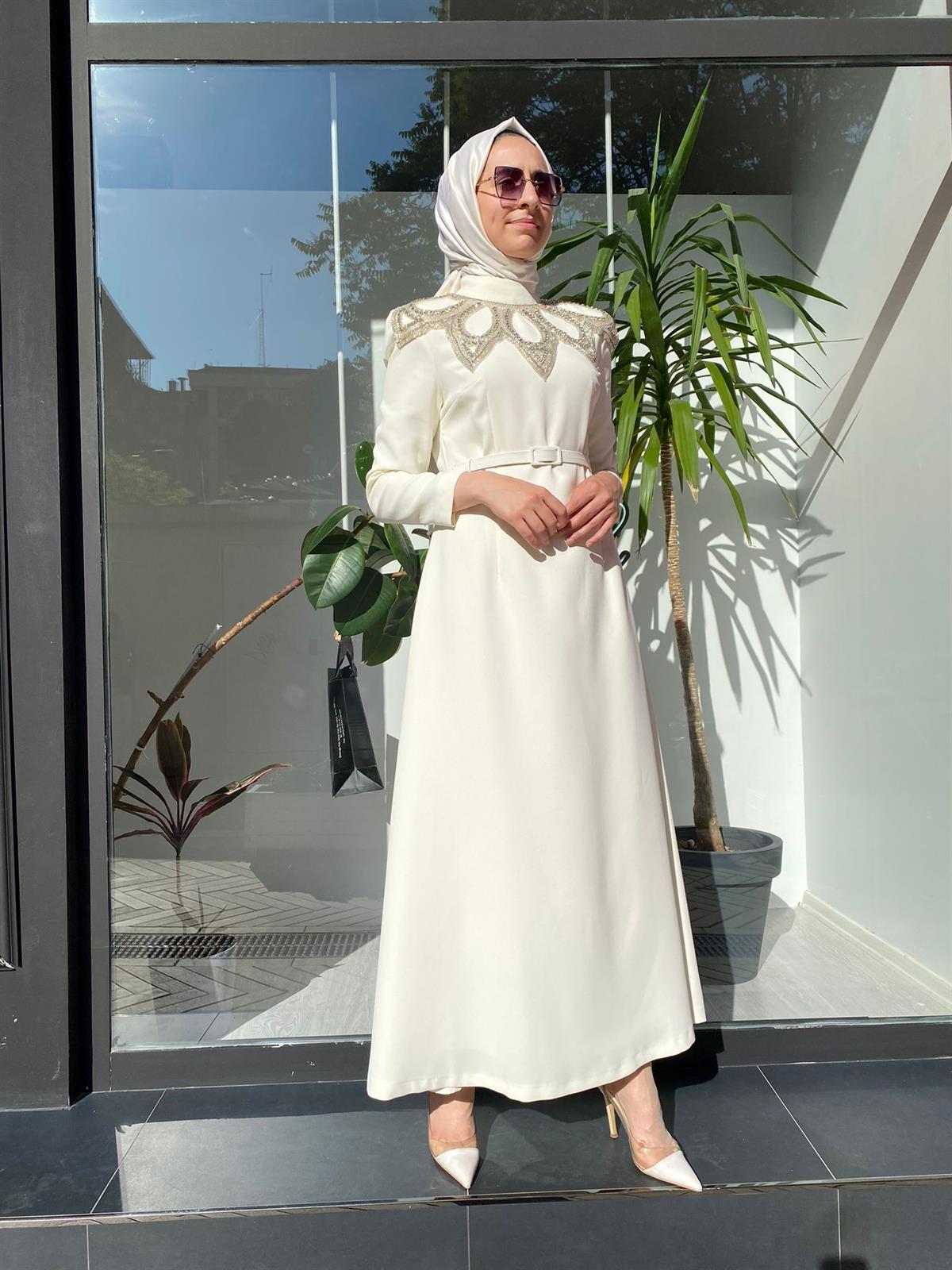 Senna Raquell Ekru Abaya 3024S23