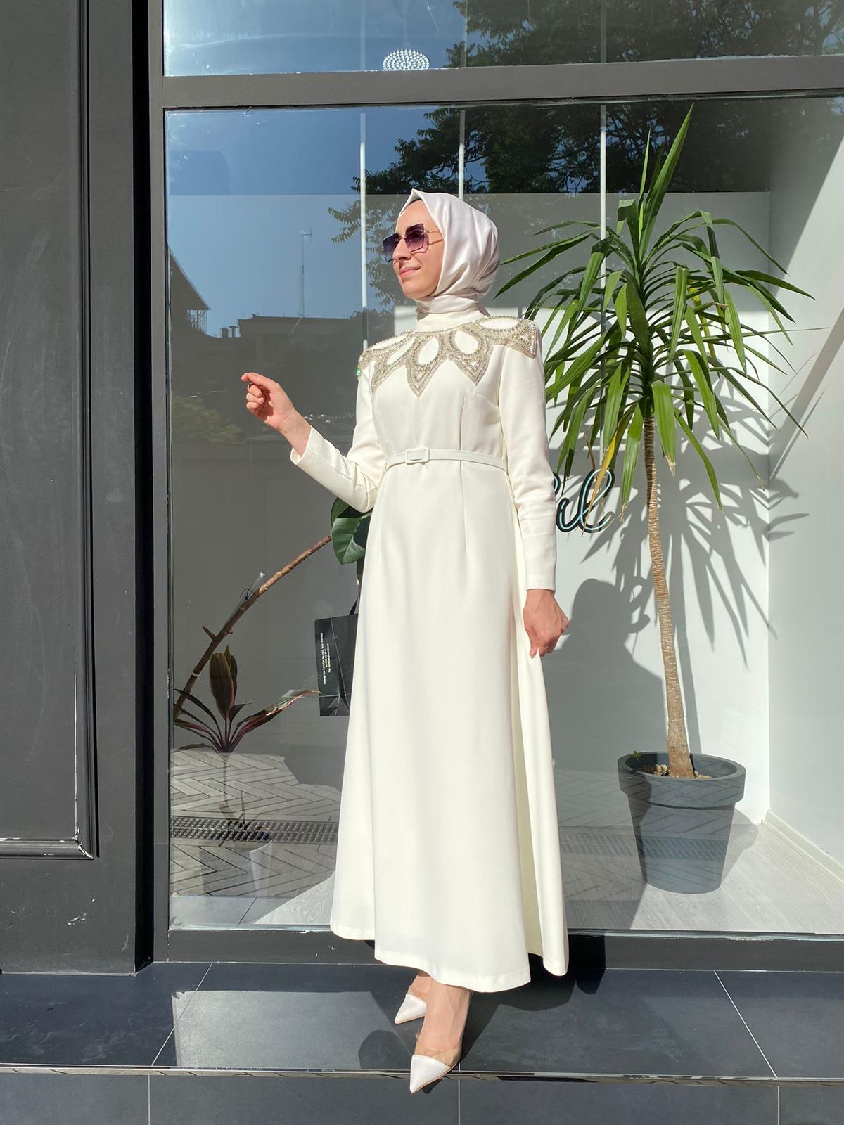 Senna Raquell Ekru Abaya 3024S23