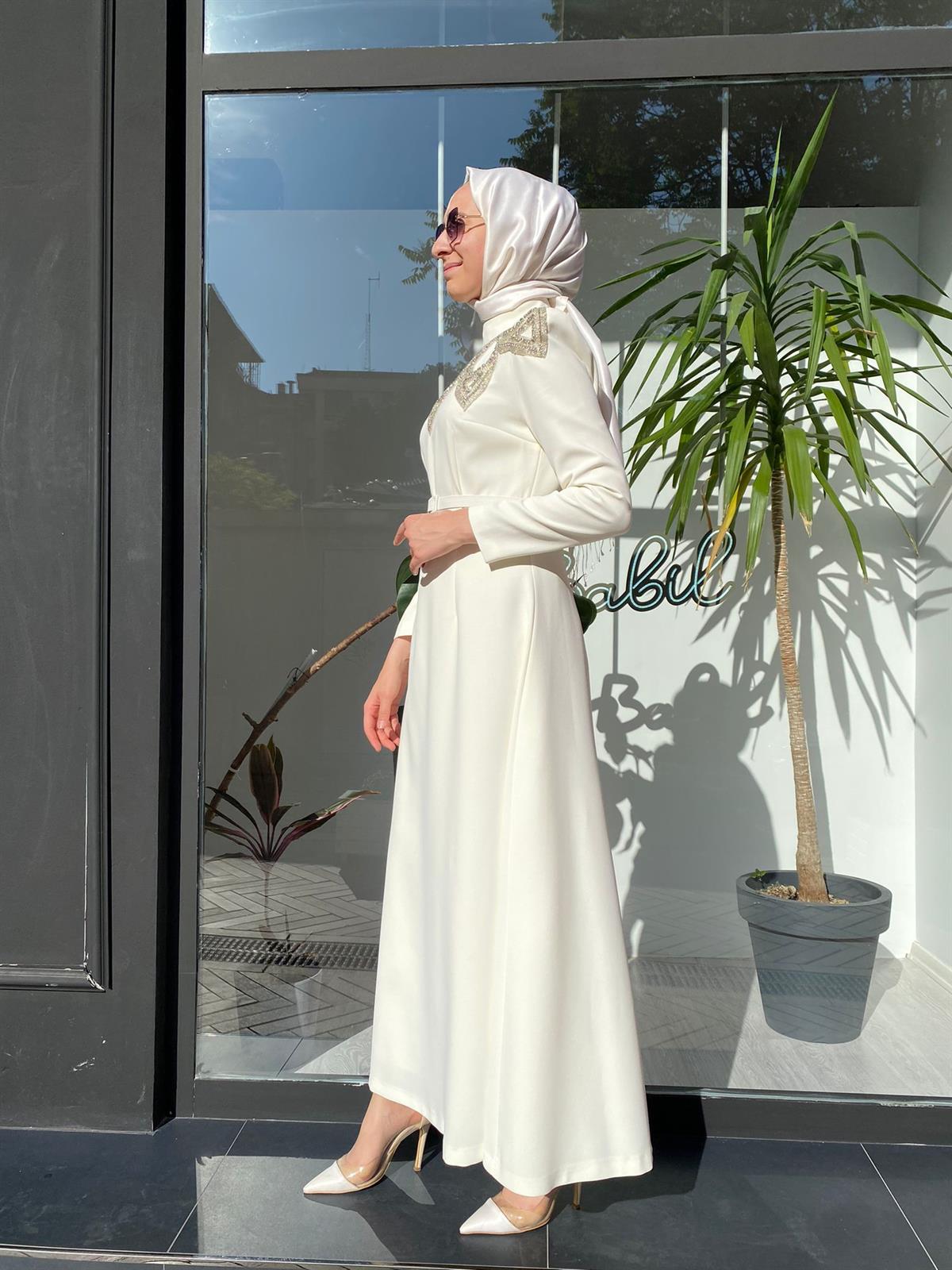 Senna Raquell Ekru Abaya 3024S23