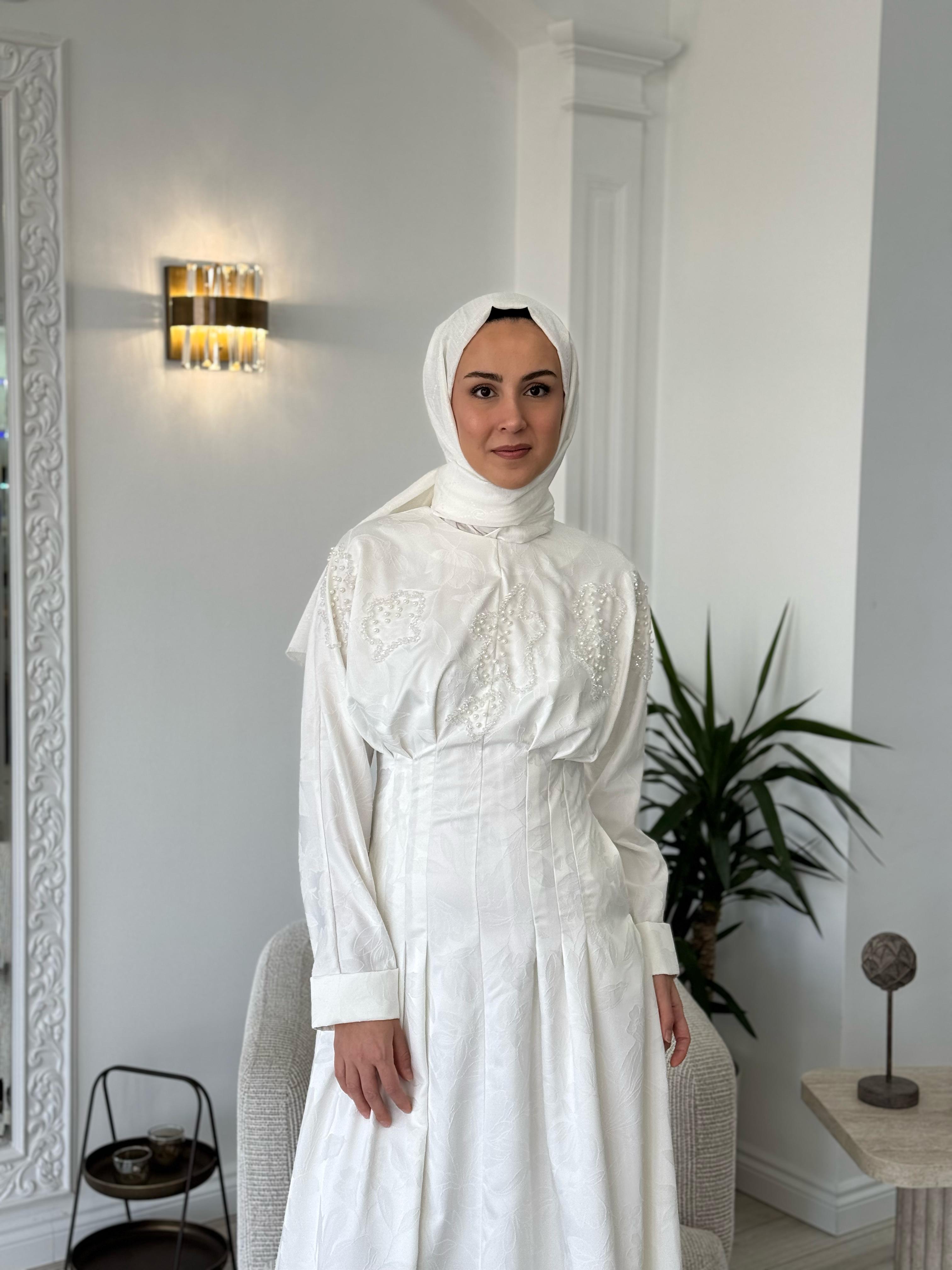 Vuu Çiçek Baskılı İşlemeli Elbise 25ssv4012