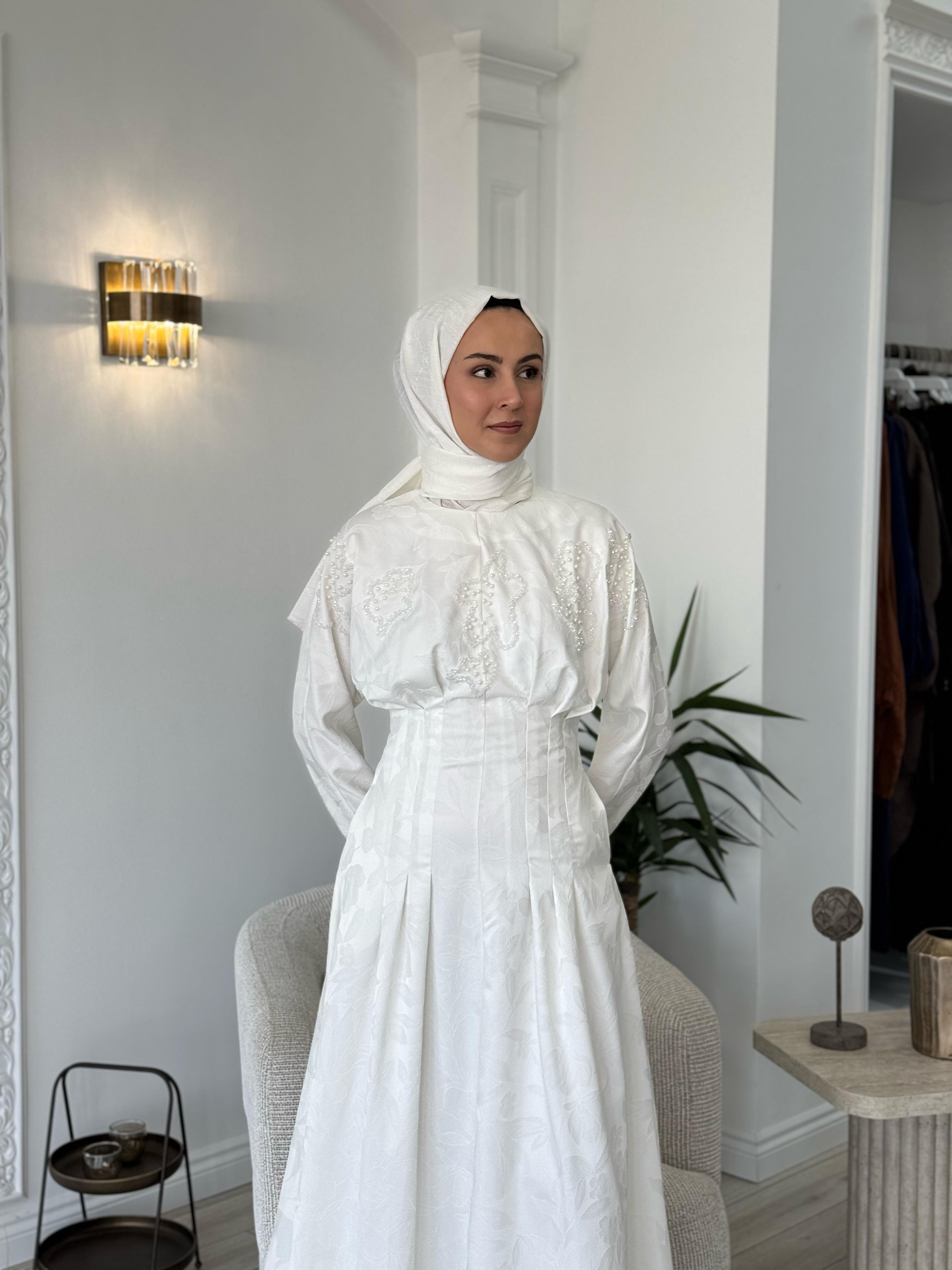 Vuu Çiçek Baskılı İşlemeli Elbise 25ssv4012