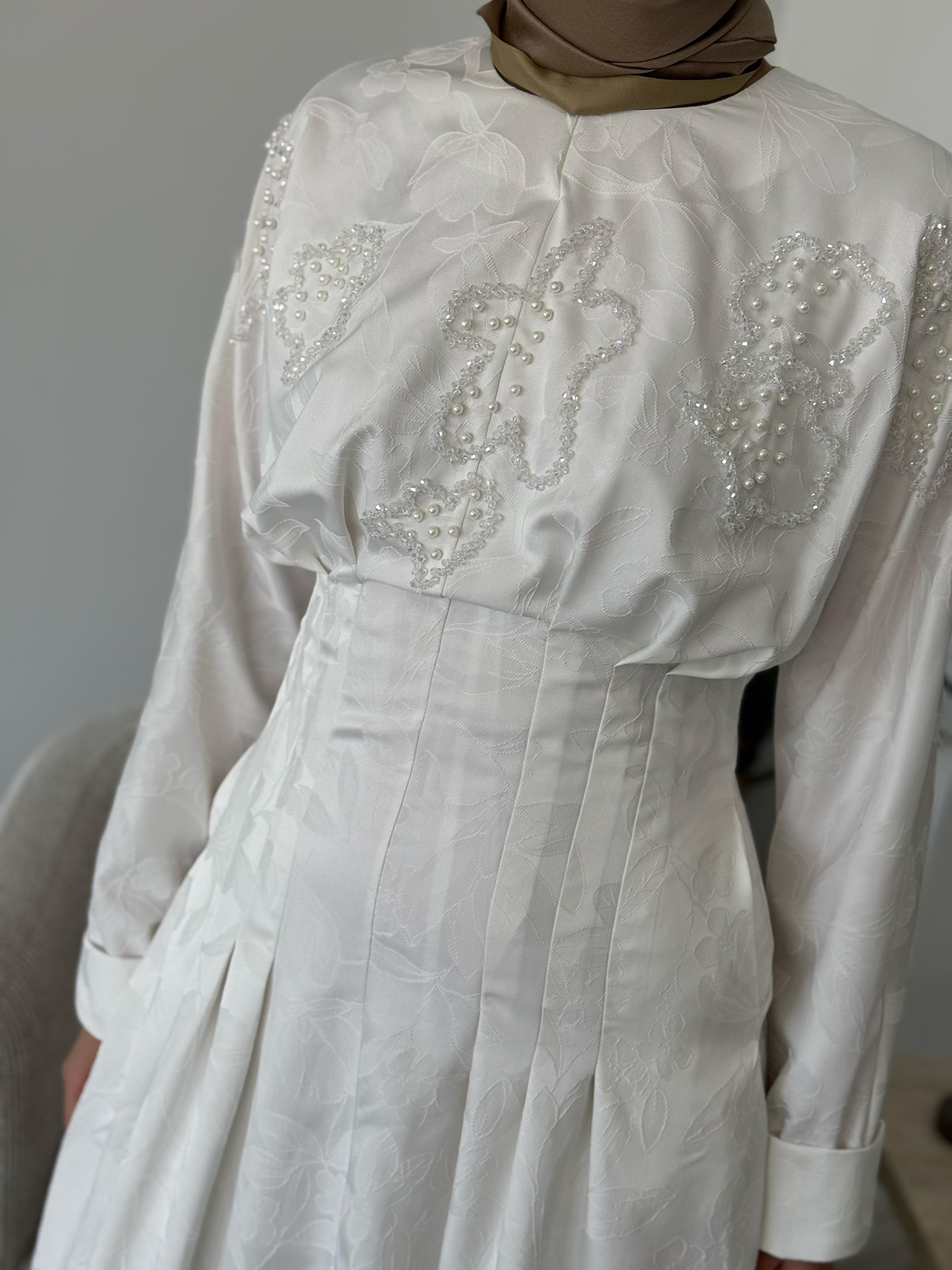 Vuu Çiçek Baskılı İşlemeli Elbise 25ssv4012