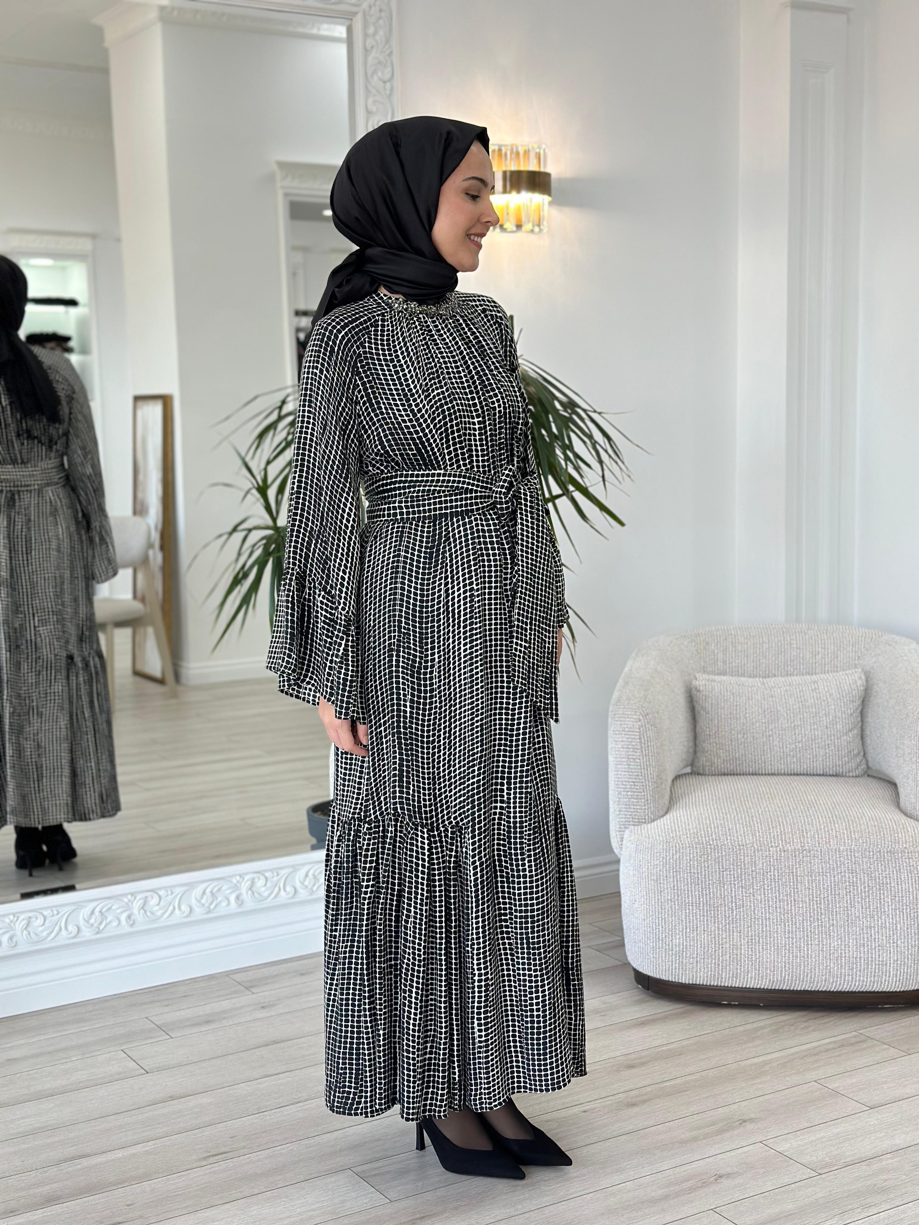 Zems Yakası Taşlı Elbise 2568