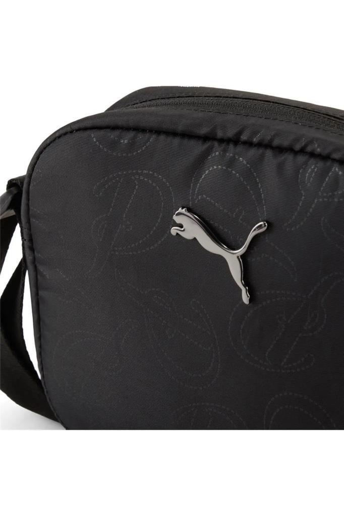 PUMA 09133807 POP CROSSBODY BAG BLACK SCRIPT AOP NS OMUZ ÇANTASI