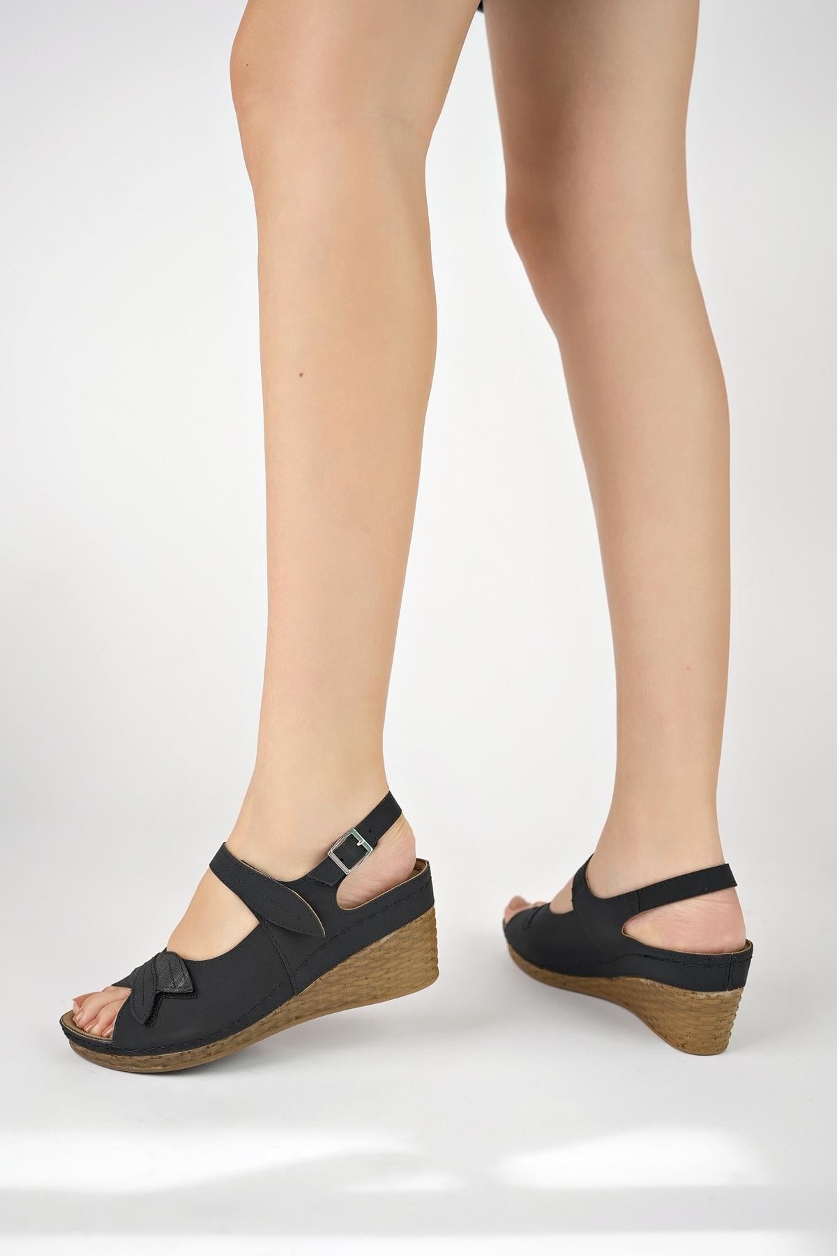 Modafrato CV-9988 Kadın Sandalet Dolgu Taban 6 cm Topuklu Ortopedik Siyah
