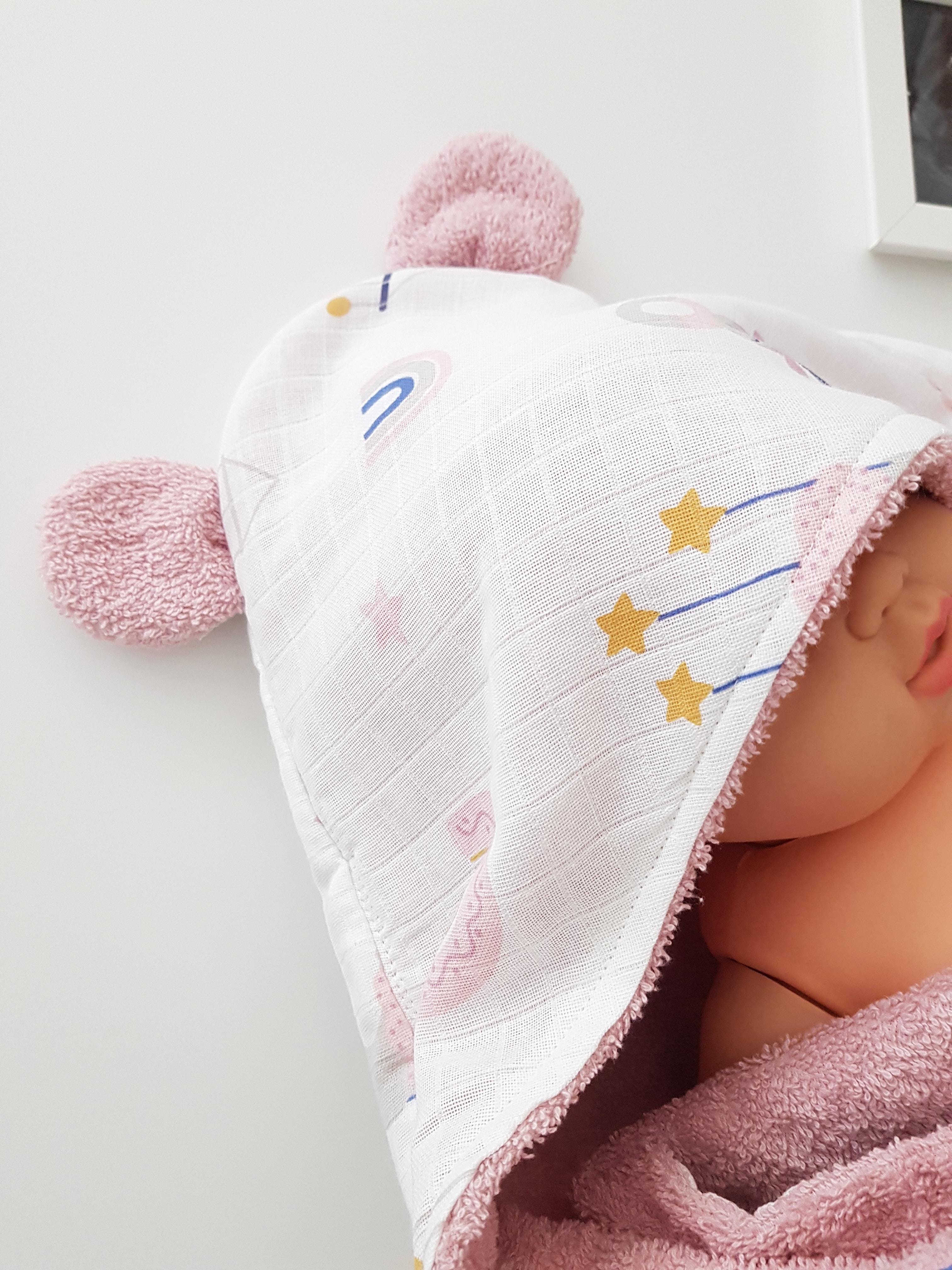 Bulutlu Kulaklı Bebek Havlusu - Kız Bebek 