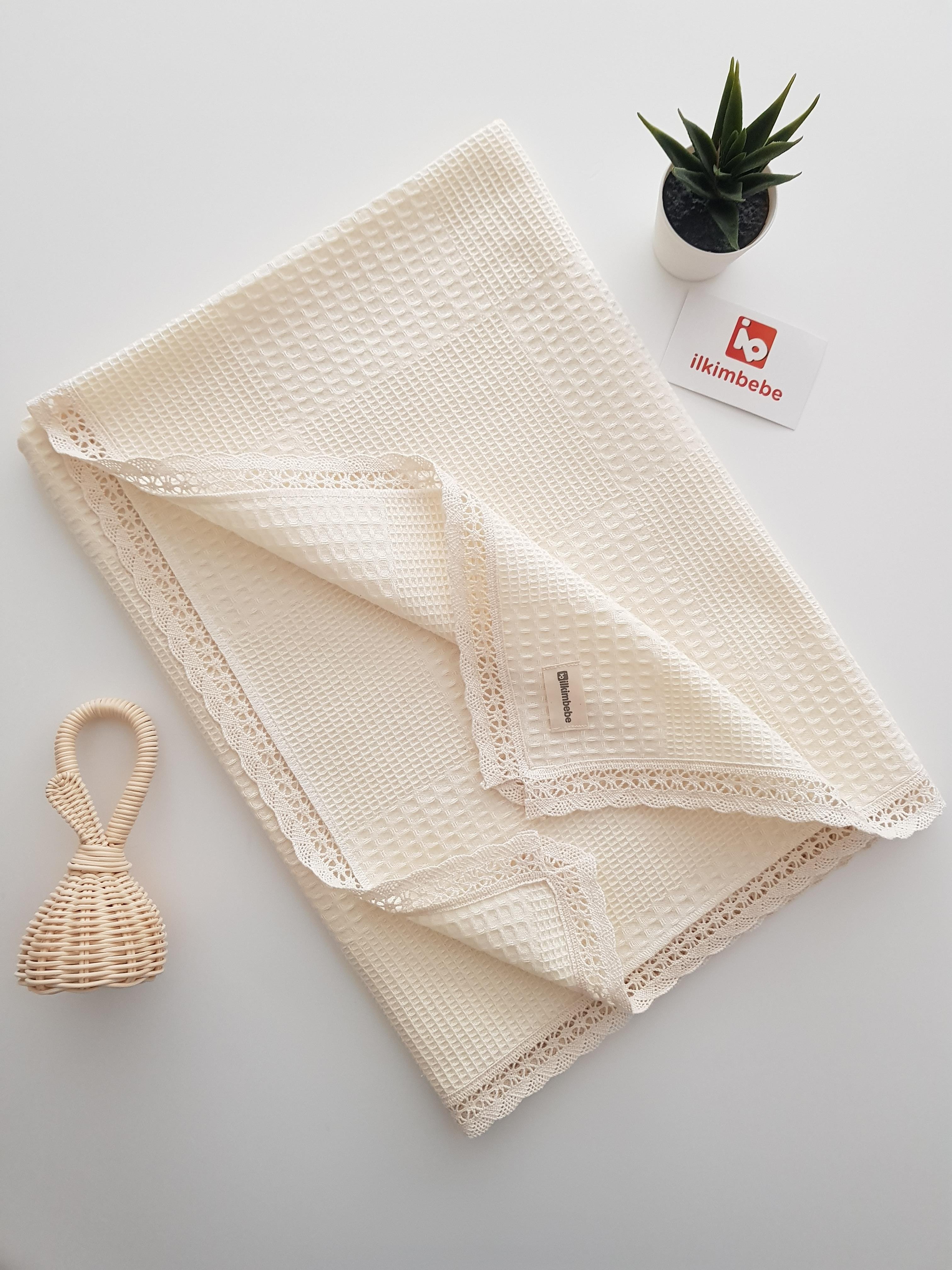 Dantelli Pike Bebek Battaniyesi 85x90 - BATTANİYE&ALT AÇMA
