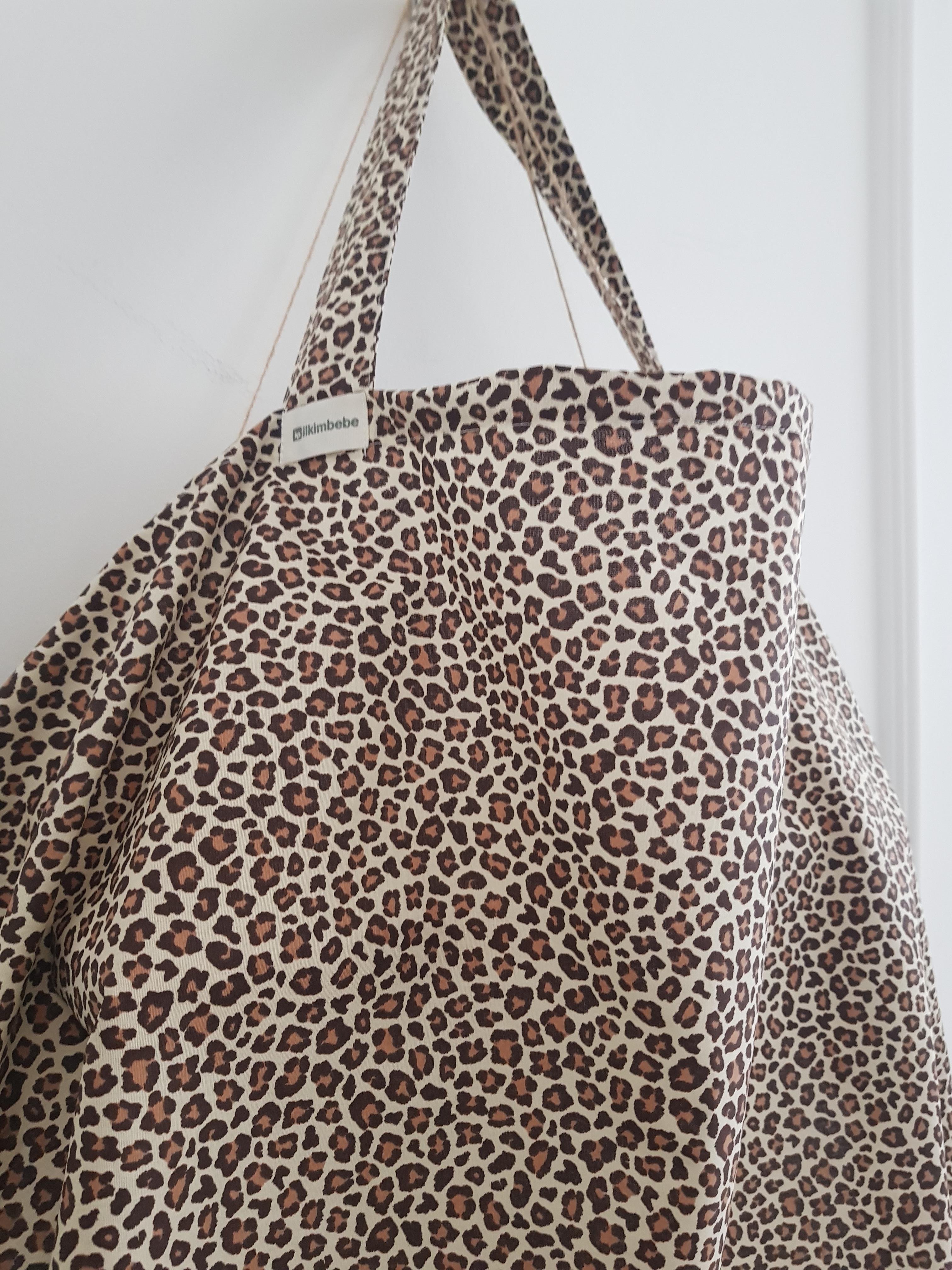 Leoparlı Konforlu Balenli Emzirme Önlüğü , Örtüsü - 70x100 Cm , Anne Bebek - Emzirme Önlüğü