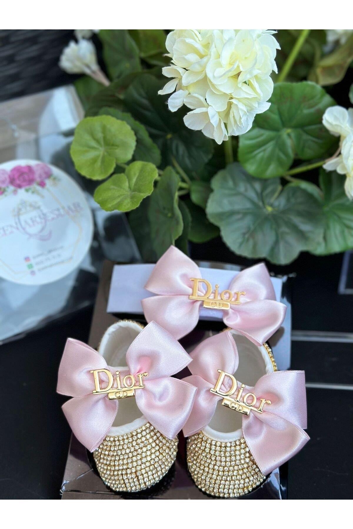 Lüks marka moda broşlu kristal taşlı pembe fiyonk kız bebek tasarım ayakkabı patik saç bantı