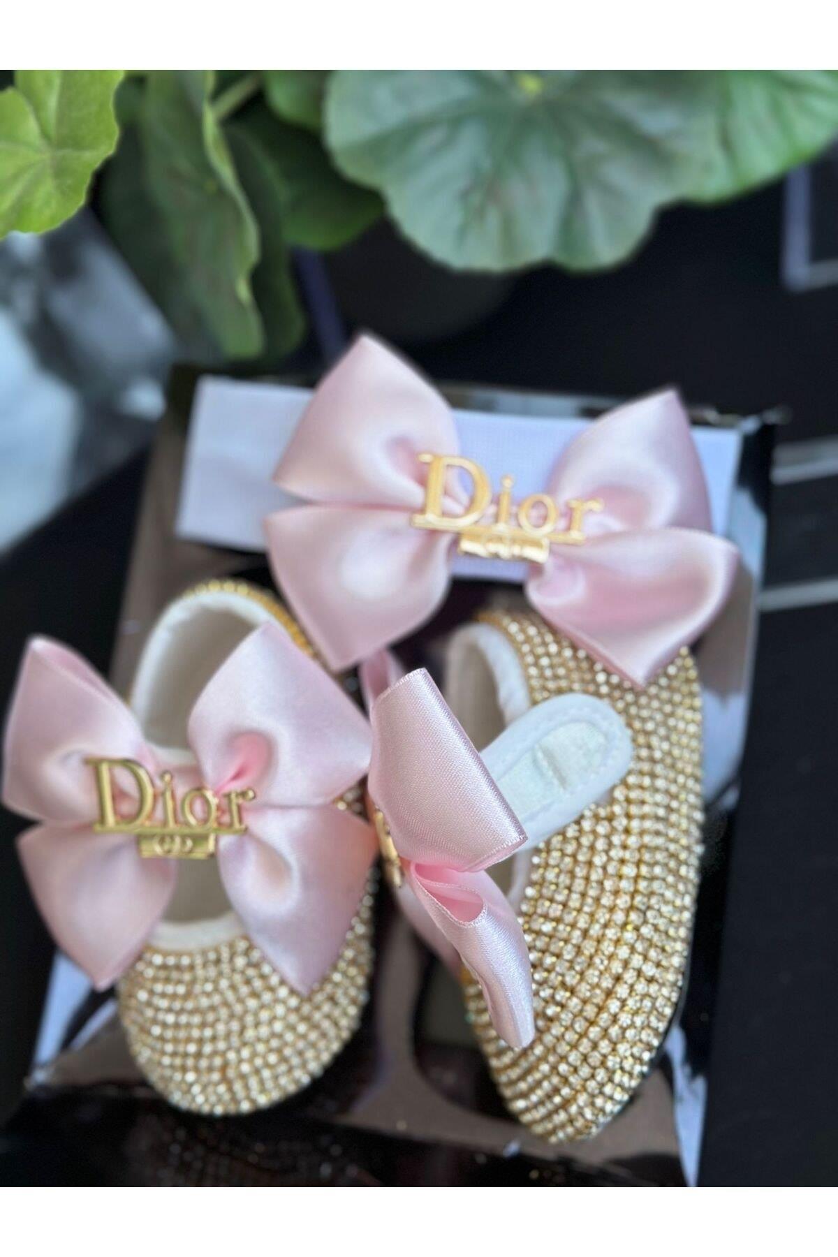 Lüks marka moda broşlu kristal taşlı pembe fiyonk kız bebek tasarım ayakkabı patik saç bantı