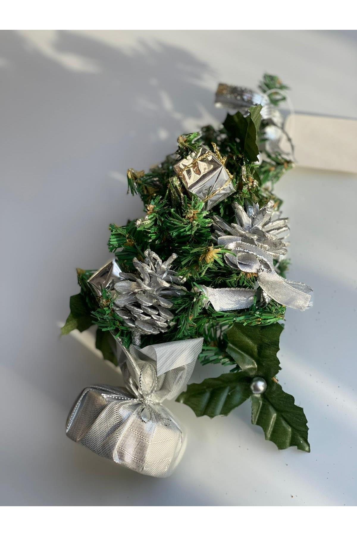Yeni Yıl Yılbaşı Noel Lüks Mini Süslü Çam Ağacı Hediyelik Dekoratif Eşya Gümüş