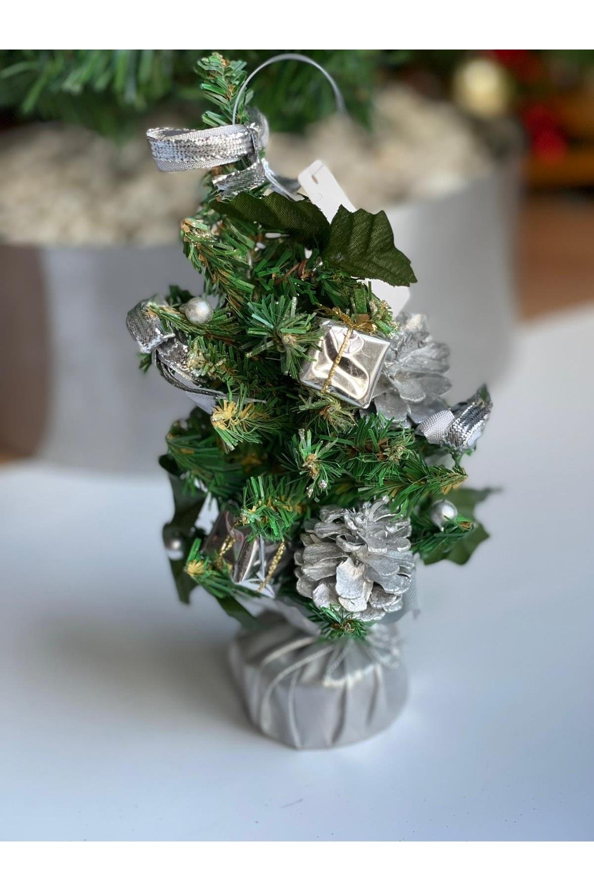 Yeni Yıl Yılbaşı Noel Lüks Mini Süslü Çam Ağacı Hediyelik Dekoratif Eşya Gümüş