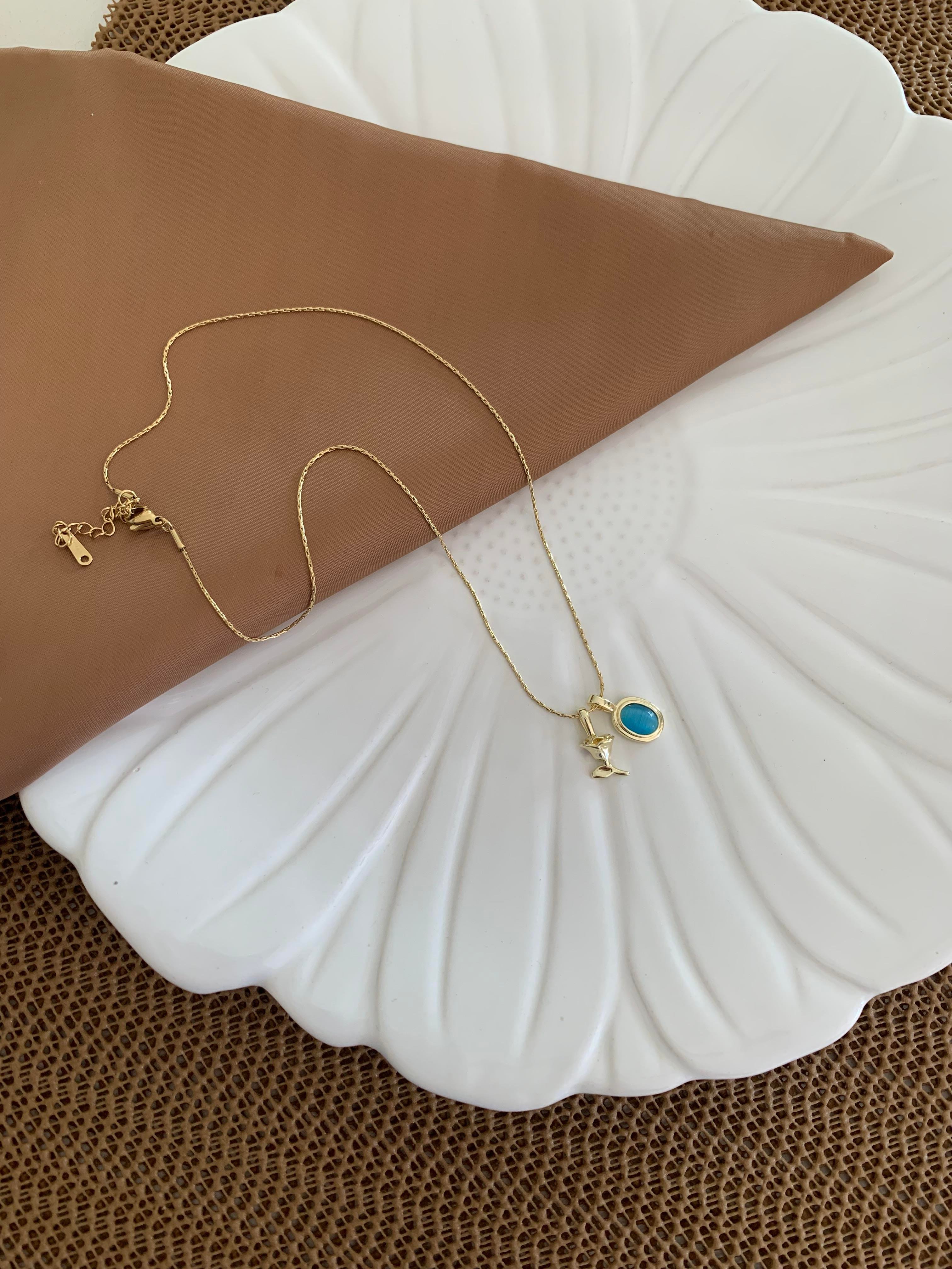 Çelik Tel Zincirli Gül Mavi Taşlı Oval Charm Kolye