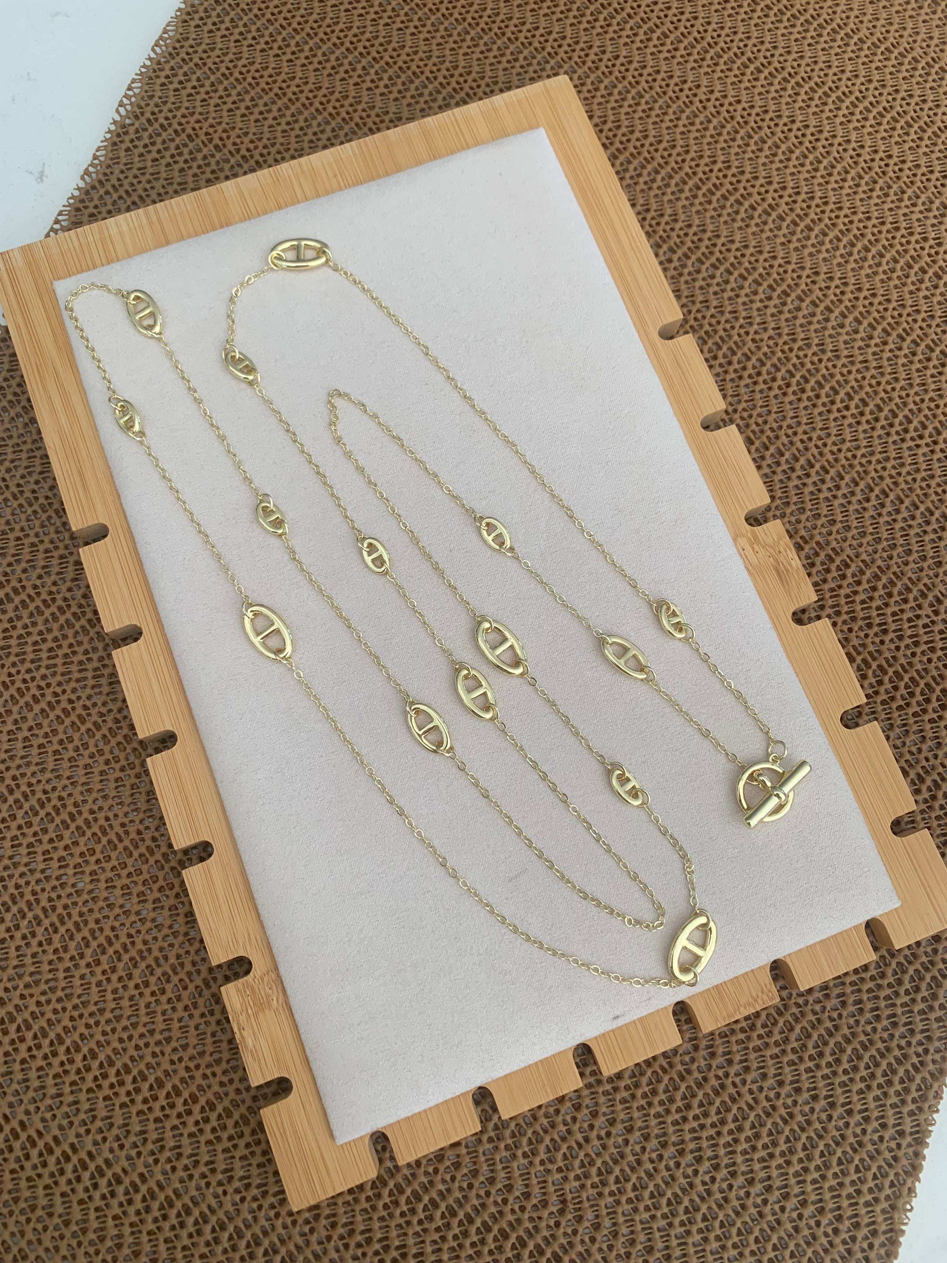 Özel Seri Gold İki Kere Dolanabilen Düğme Sıralı Kilit Uçlu Kolye 