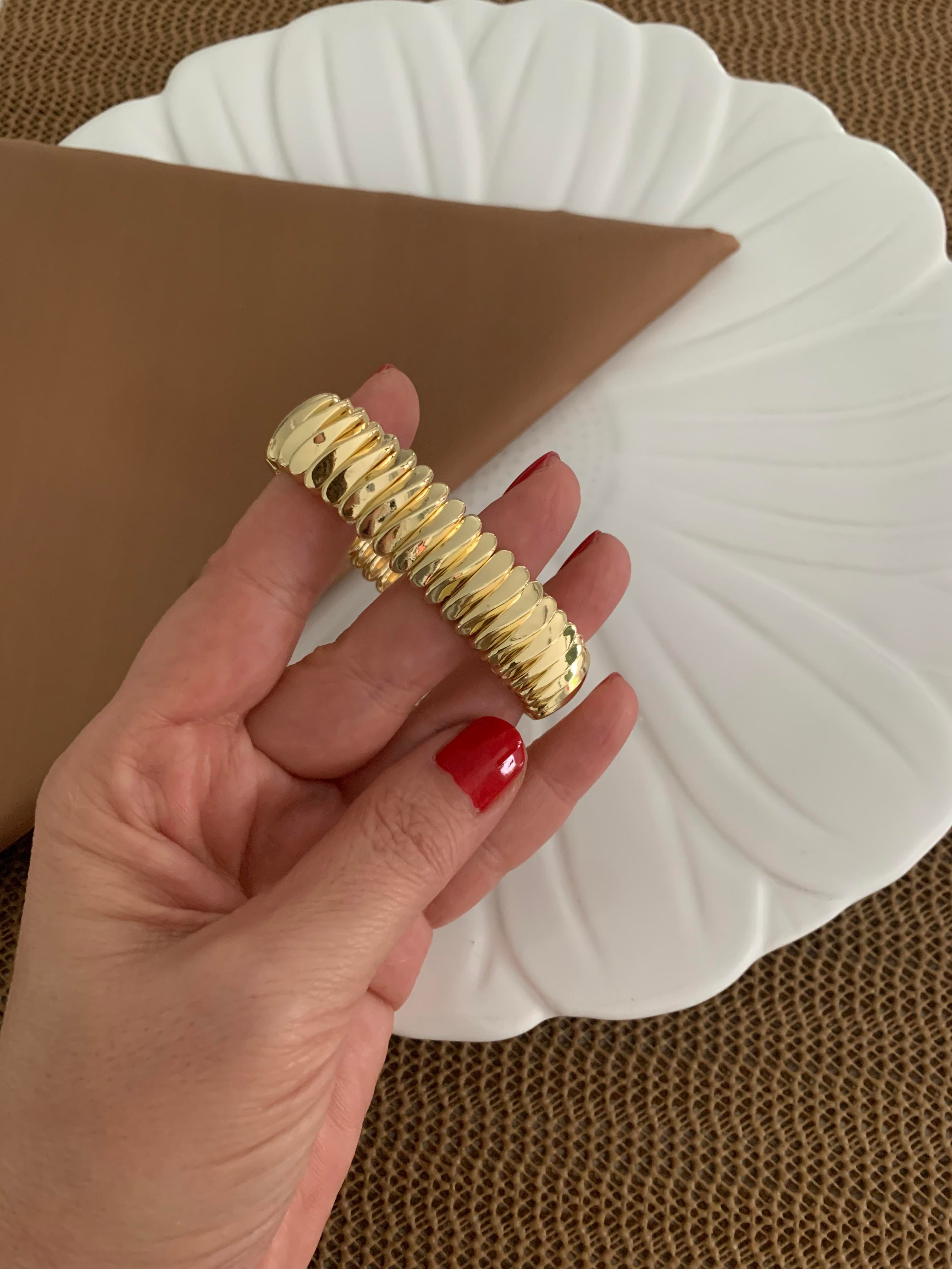 Özel Seri Plaka Kıvrımlı Lastik Bilezik