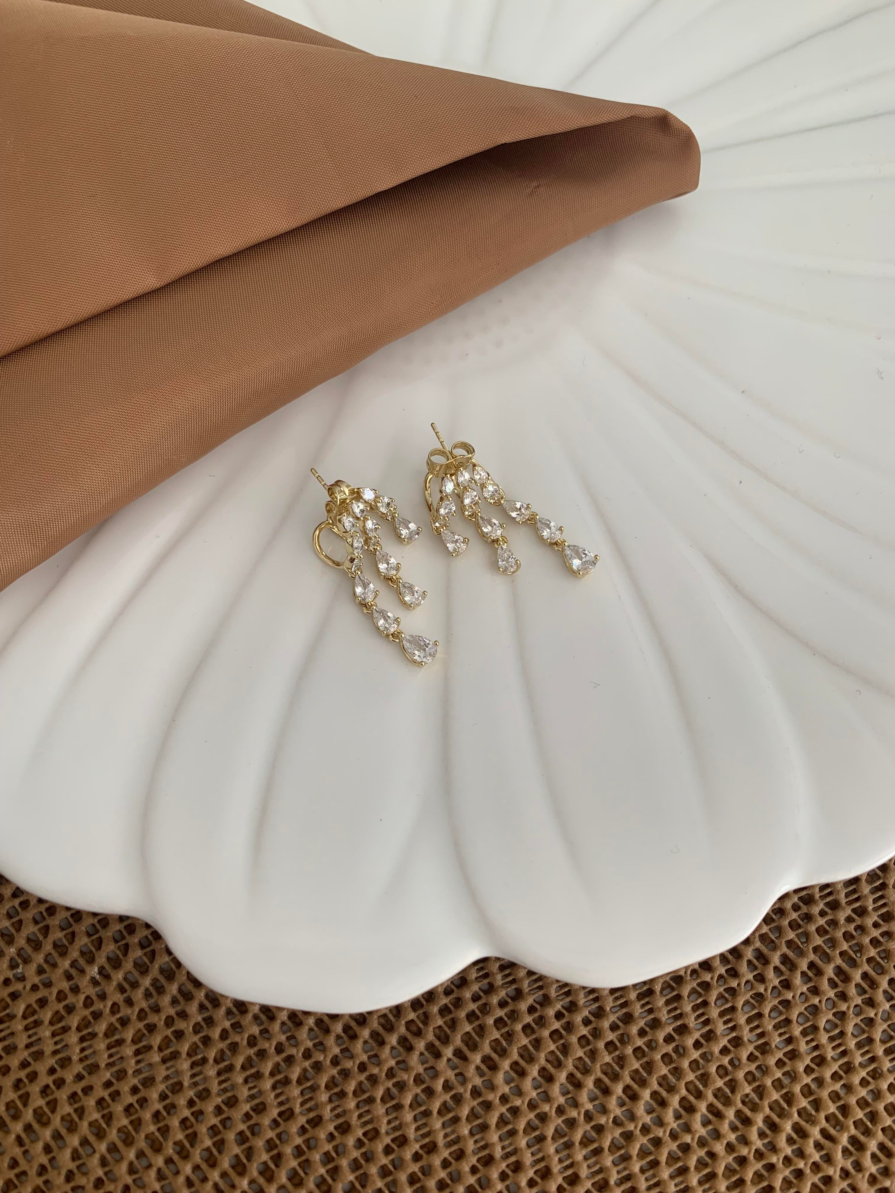Vip 14k Baget Taş Damla Sallantılı Tasarım Küpe