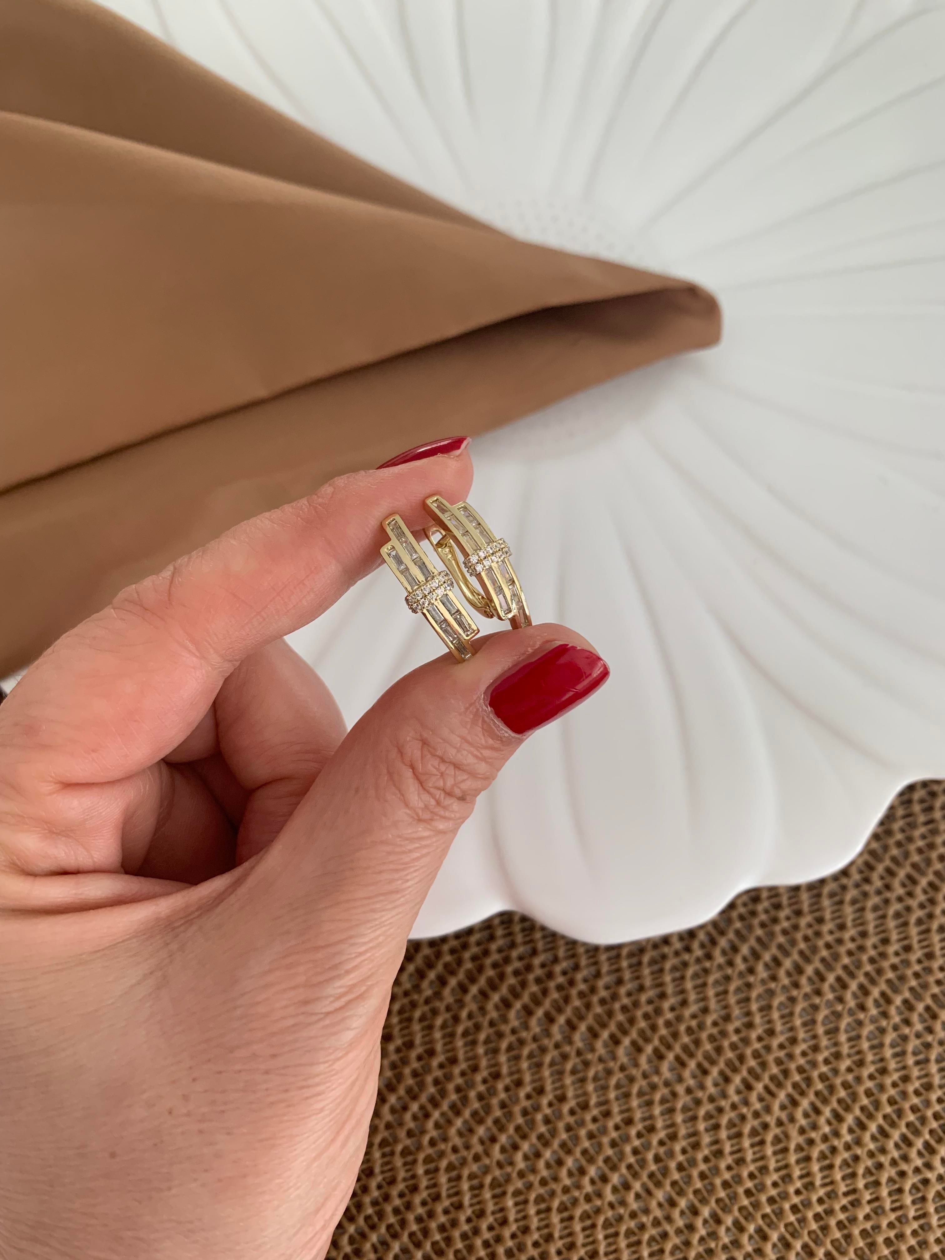 Vip 14k Çift Şeritli Baget Taşlı Tasarım Küpe