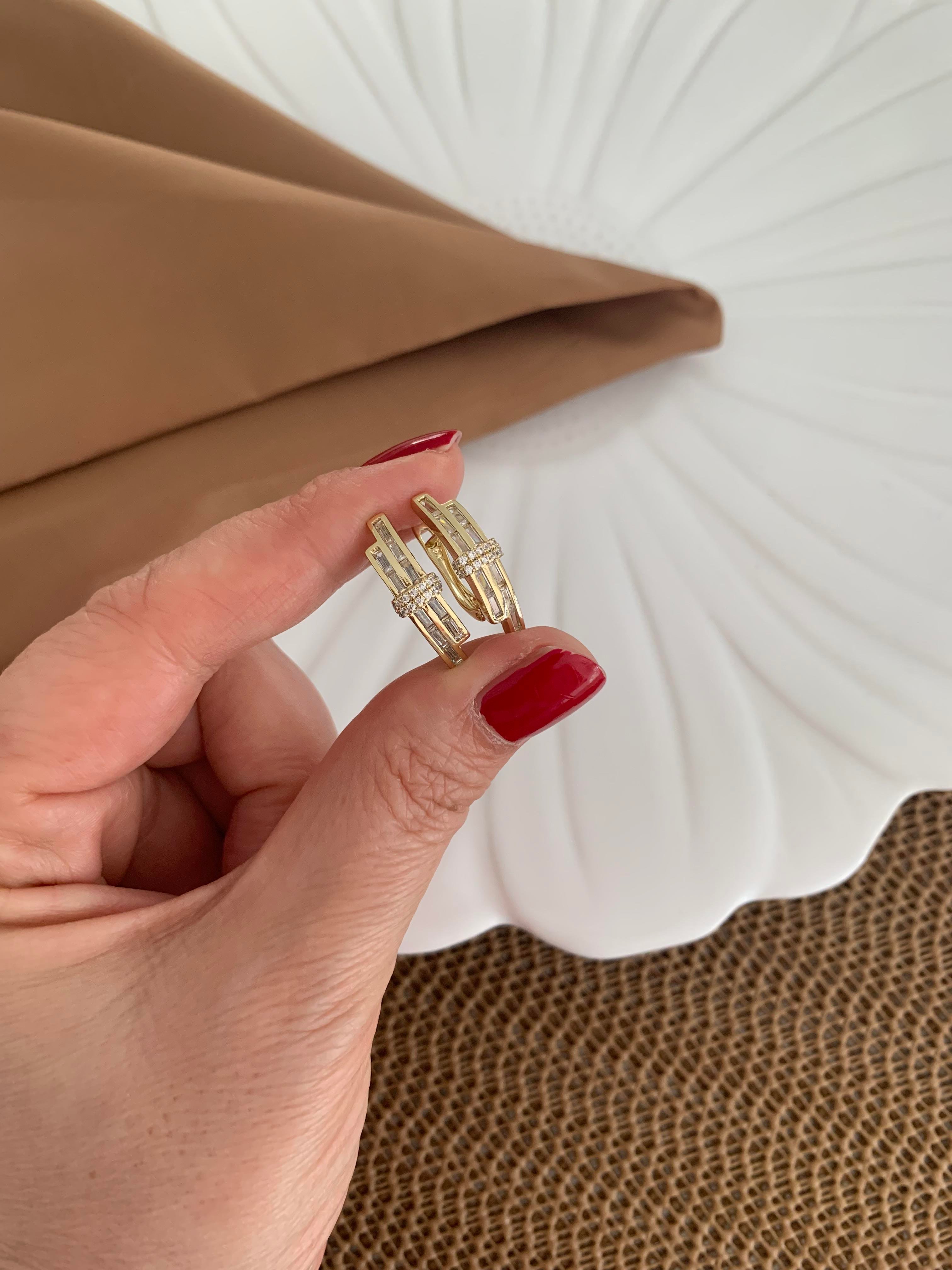 Vip 14k Çift Şeritli Baget Taşlı Tasarım Küpe
