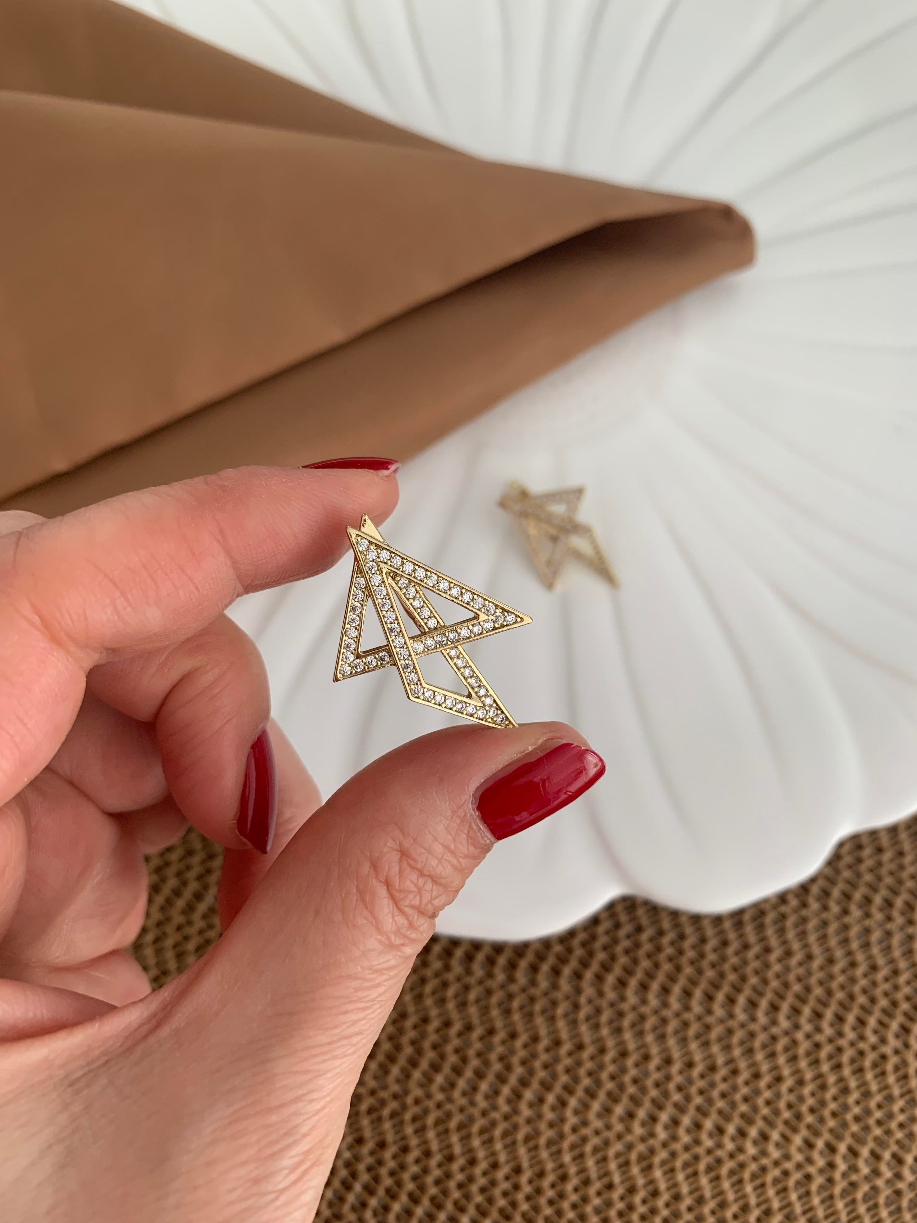 Vip 14k Zirkon Taşlı İç İçe Geçme Üçgen Tasarım Küpe