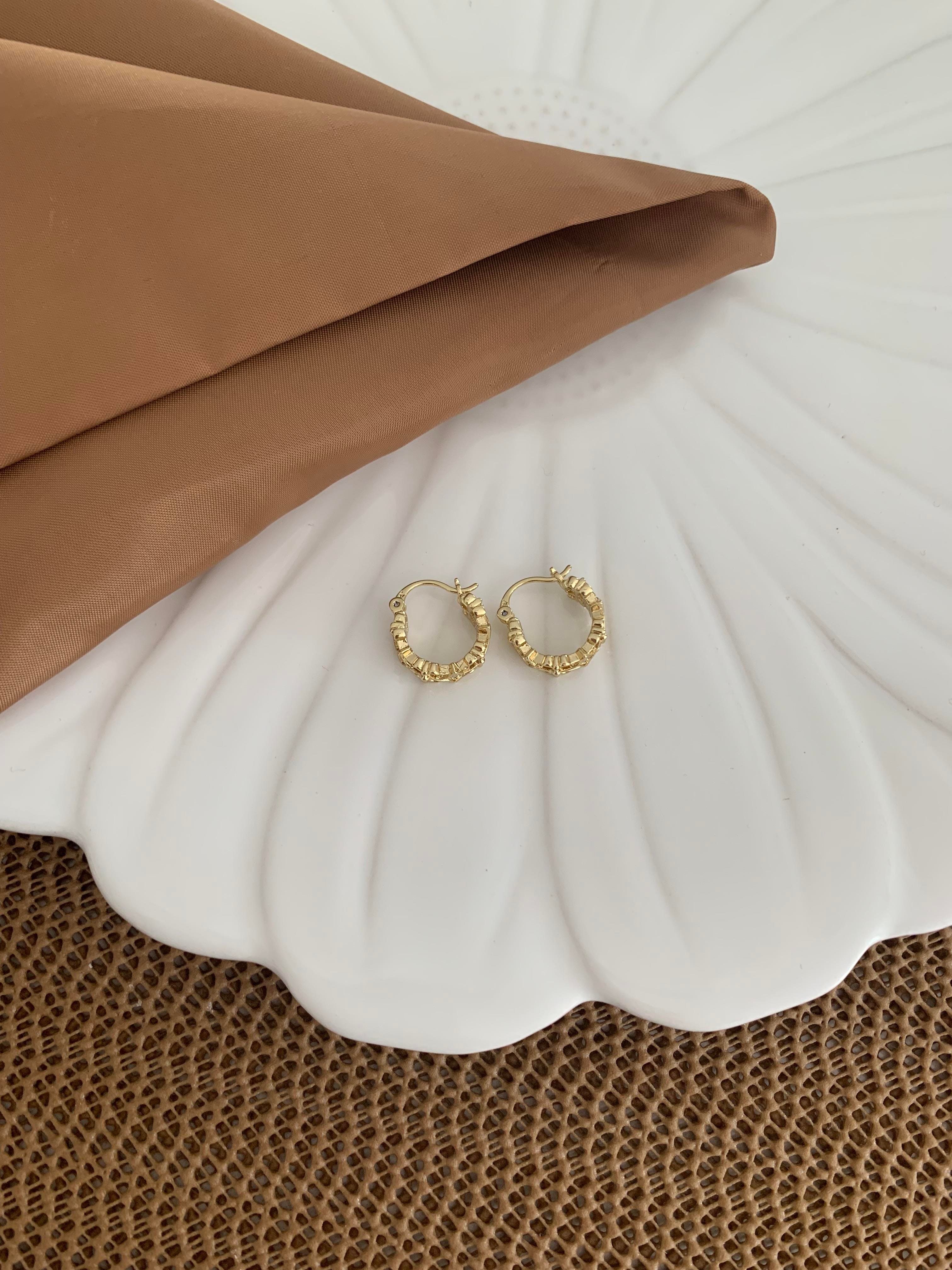 Vip 14k Zirkon Taşlı Yıldız İşlemeli Halka Küpe