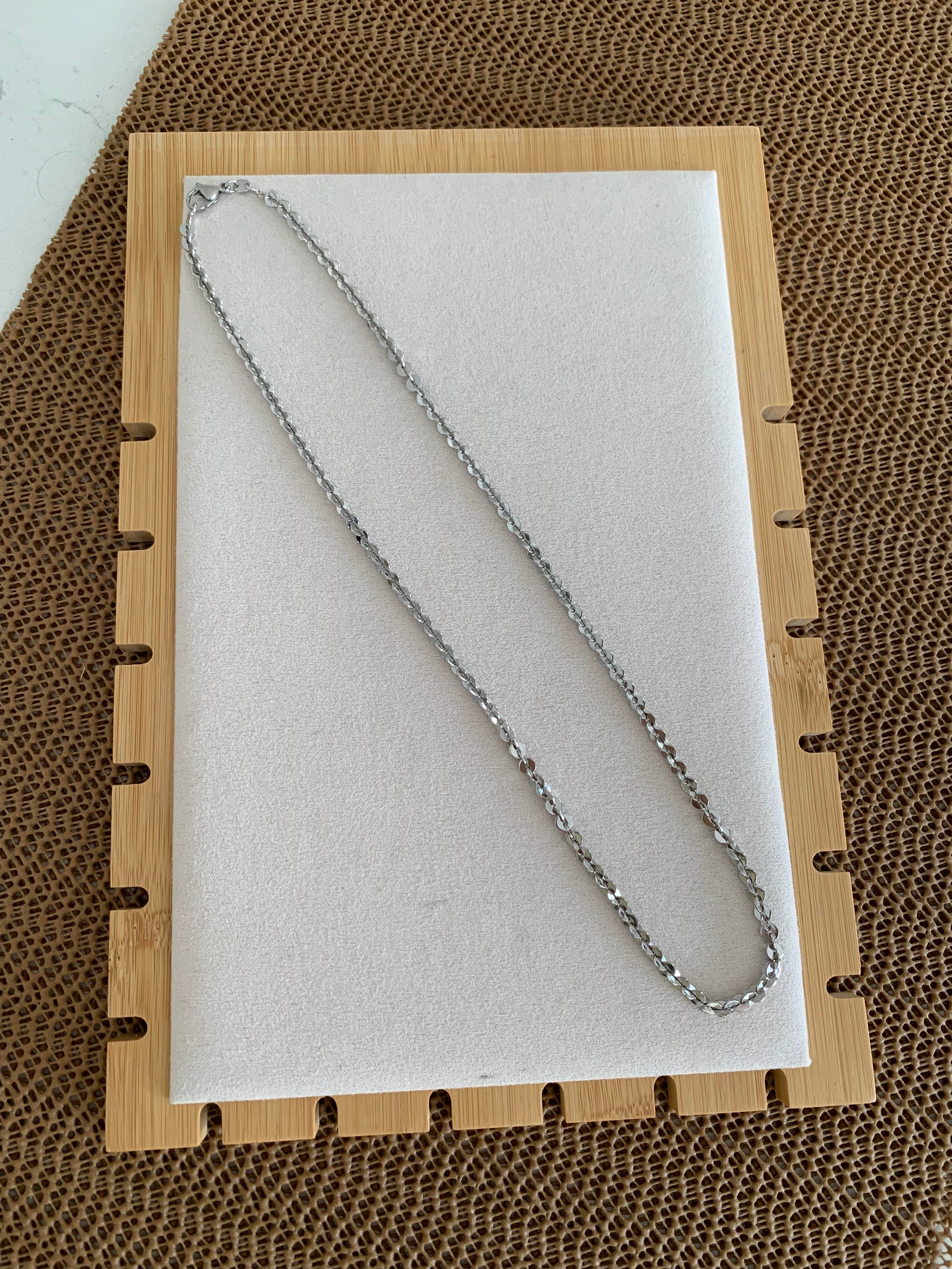 Vip 50 Cm Gümüş İç İçe Geçme Pul Sıralı Kolye