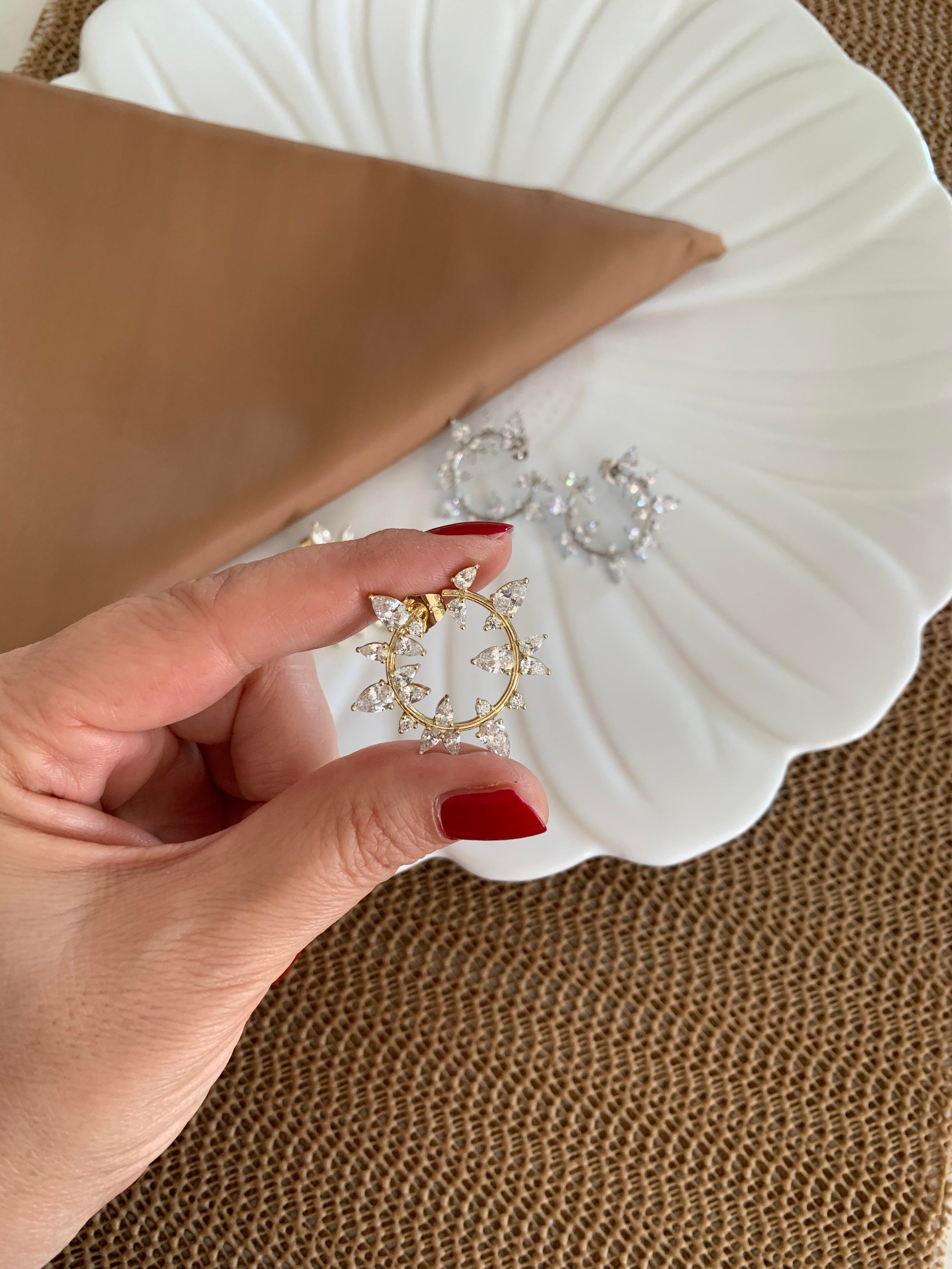 Vip Baget Taşlı Çiçek Ay Tasarım Küpe