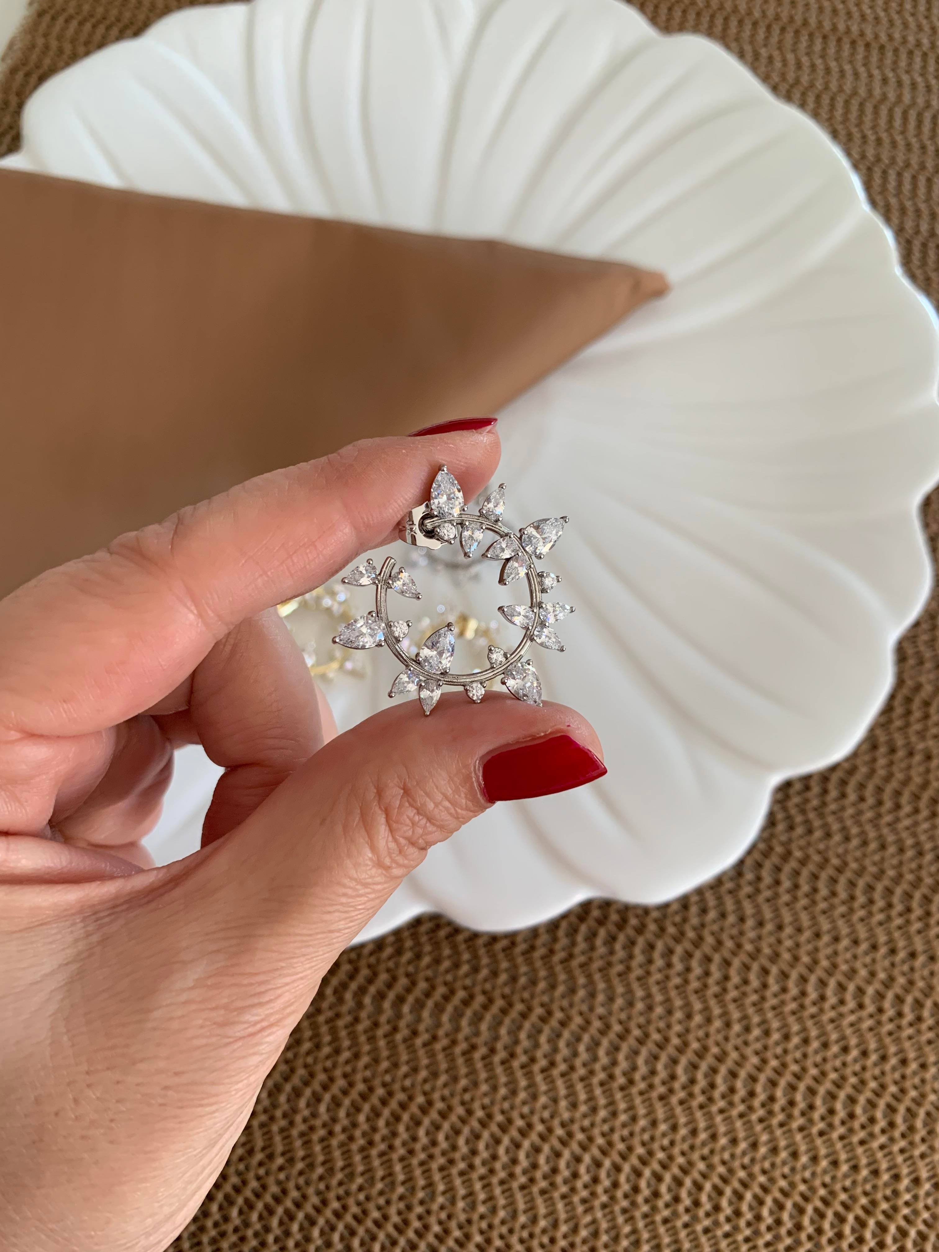 Vip Baget Taşlı Çiçek Ay Tasarım Küpe