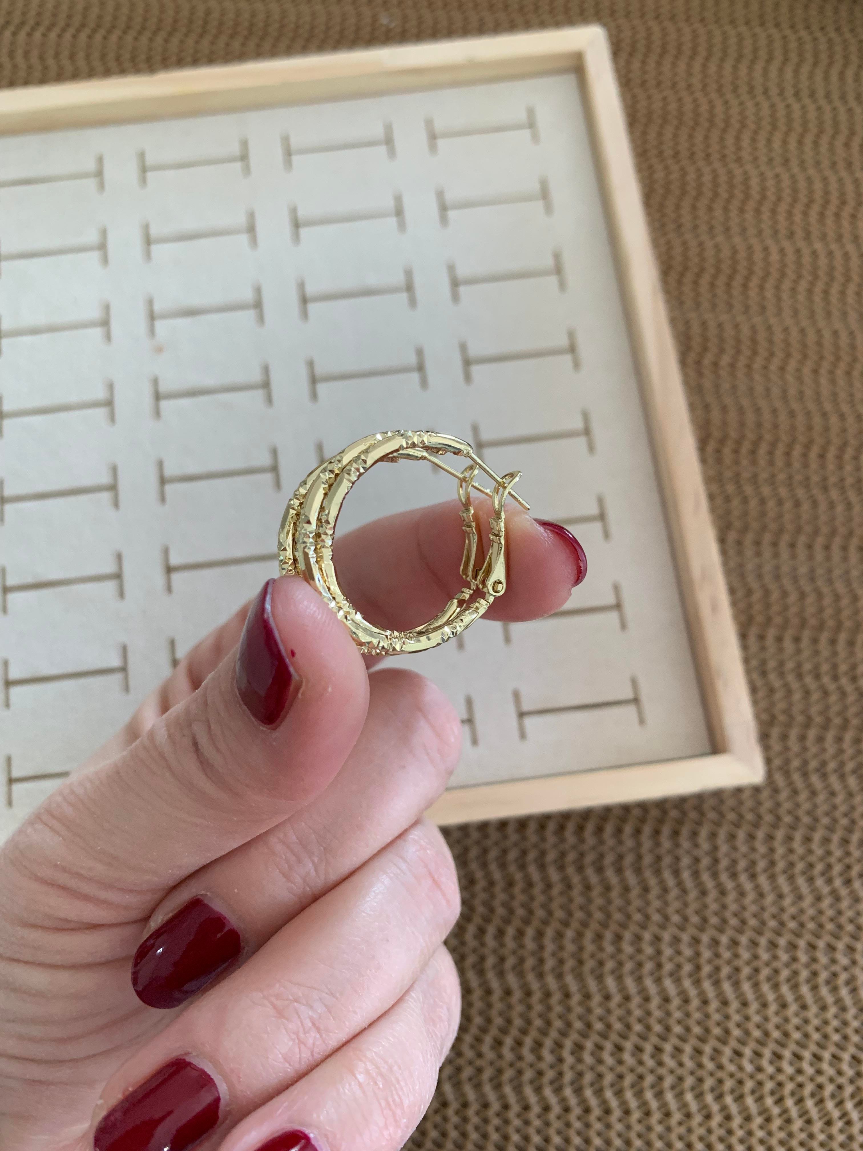 Vip Gold 2 Cm Pırıltılı Kıvrımlı Halka Küpe